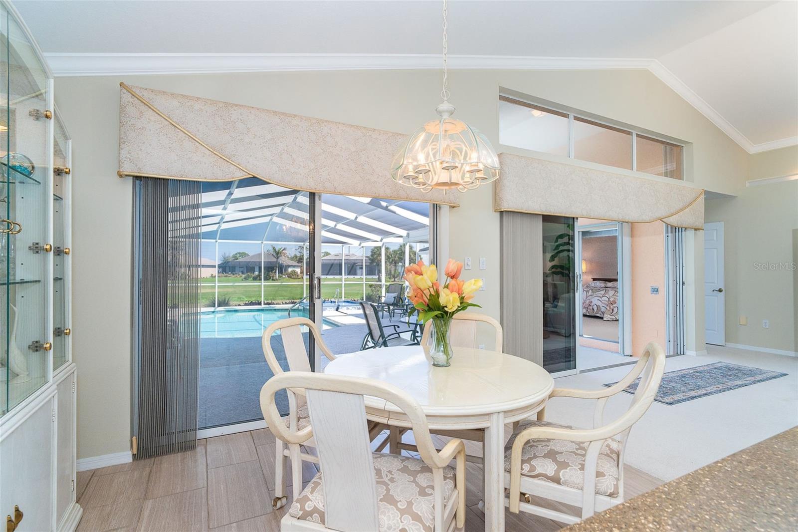 6 WINDWARD CT