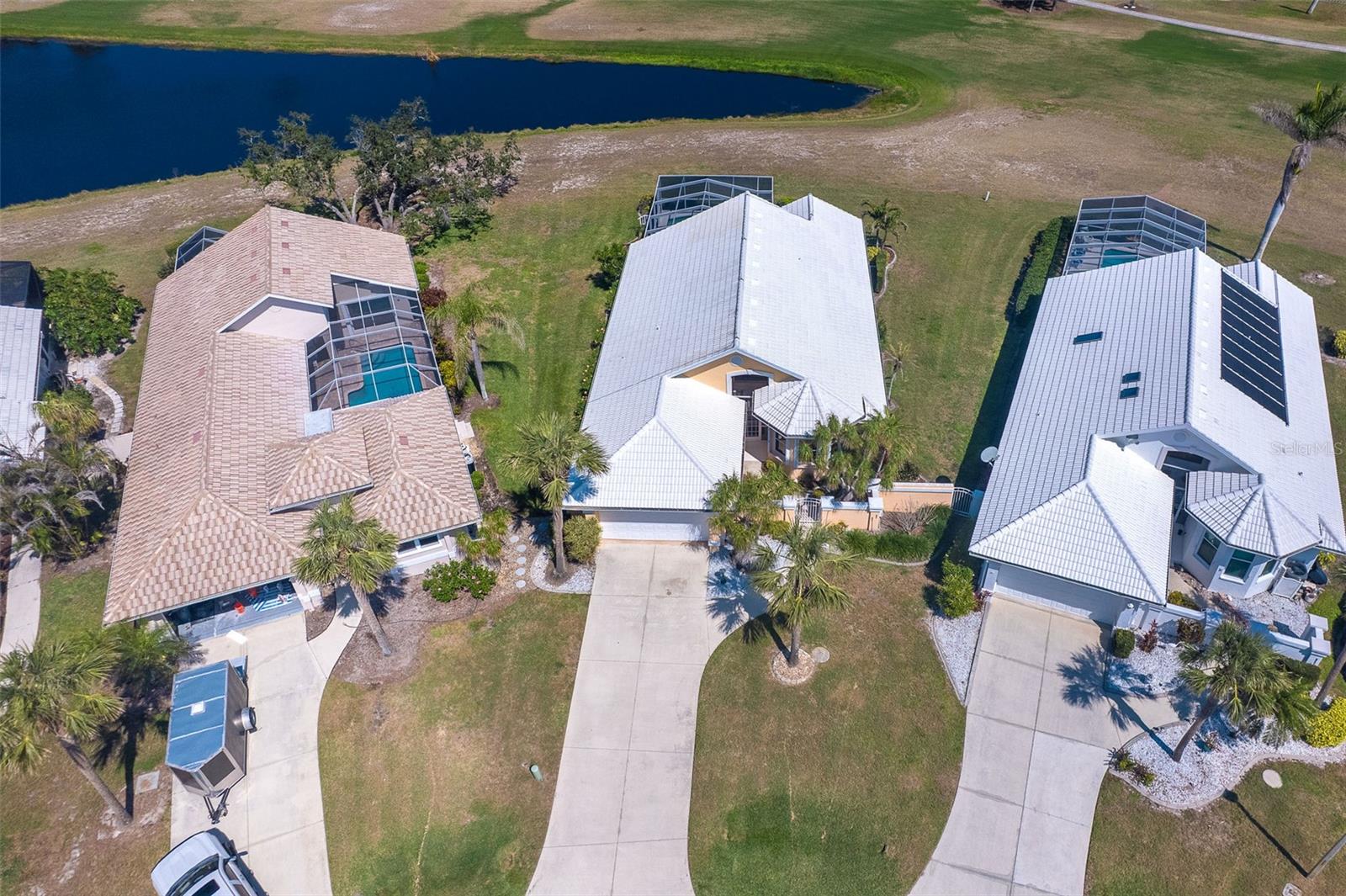 6 WINDWARD CT