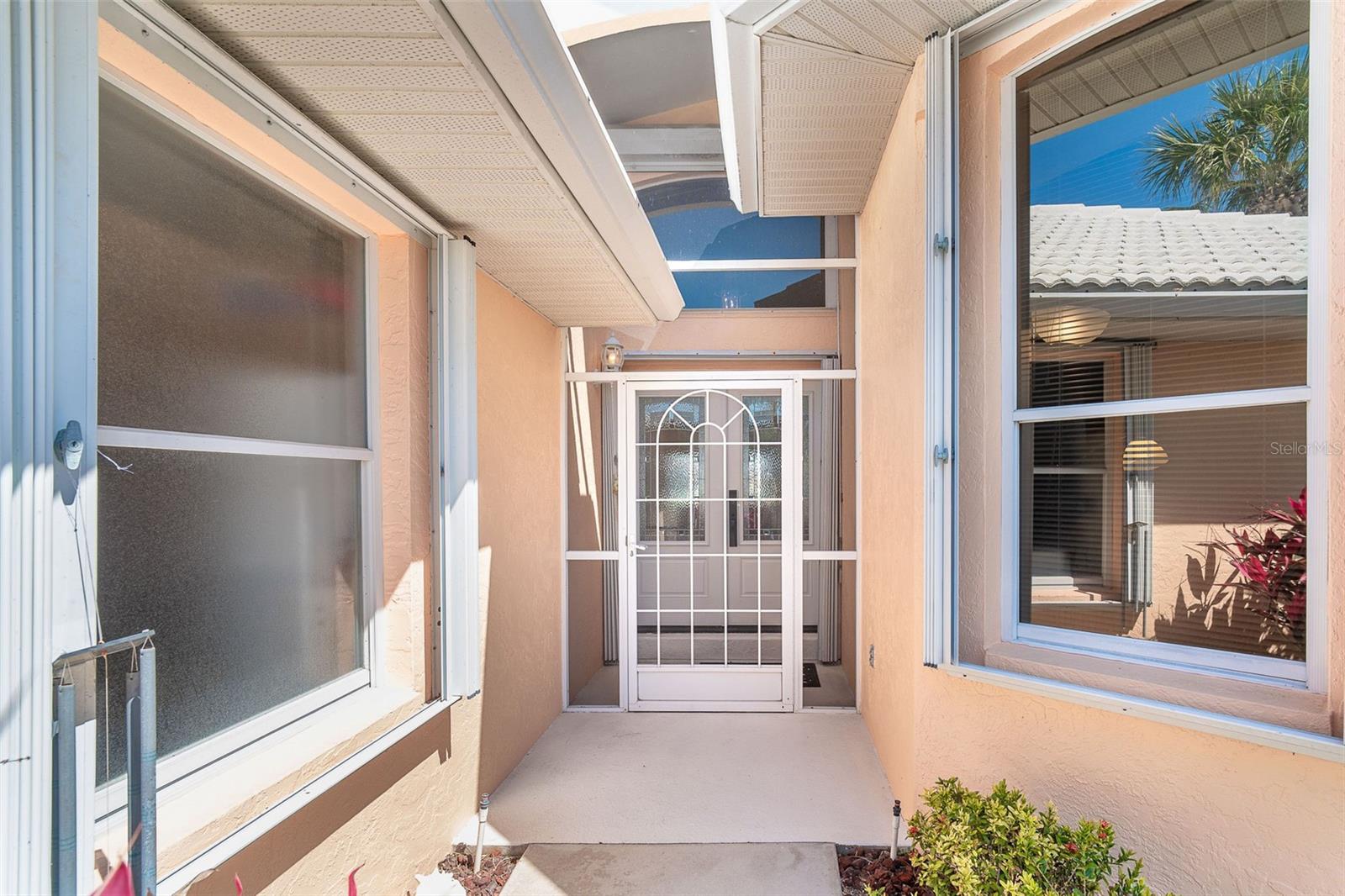 6 WINDWARD CT