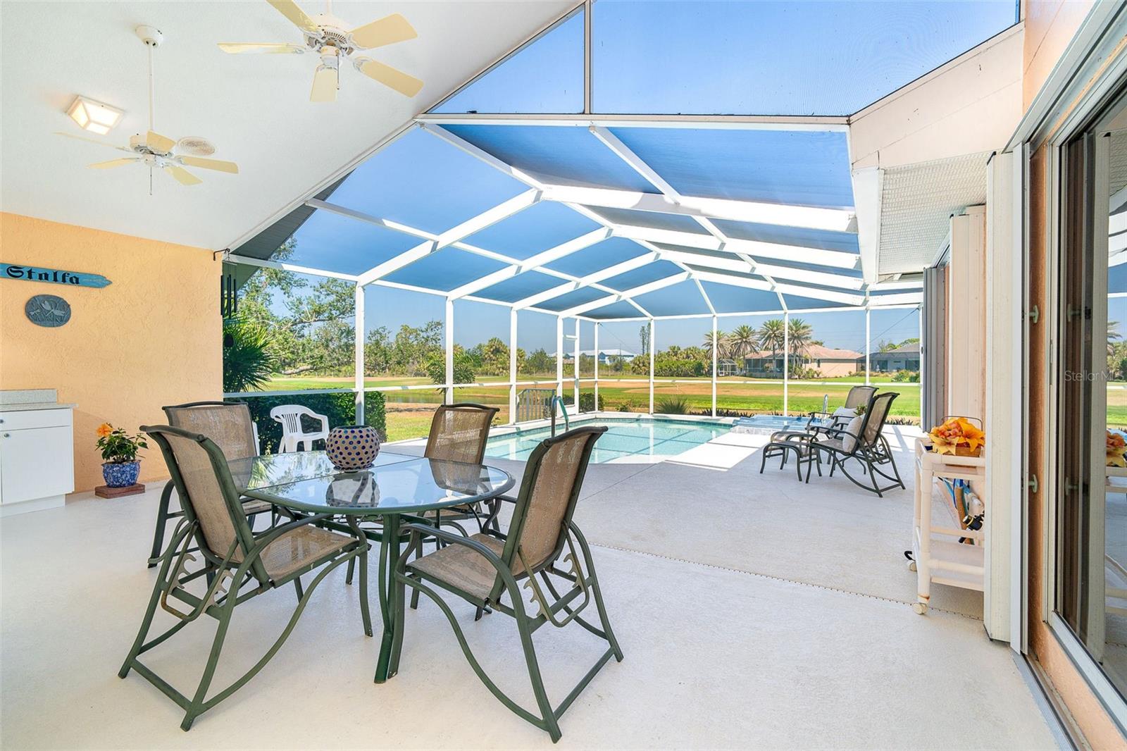 6 WINDWARD CT