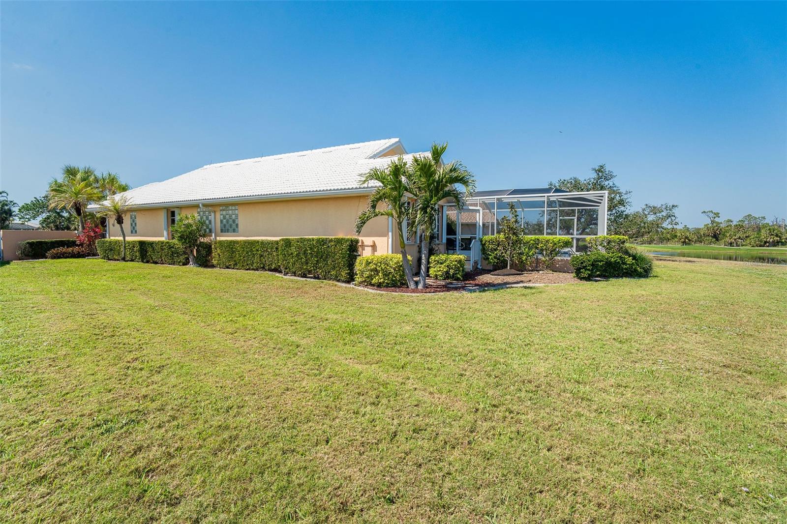 6 WINDWARD CT