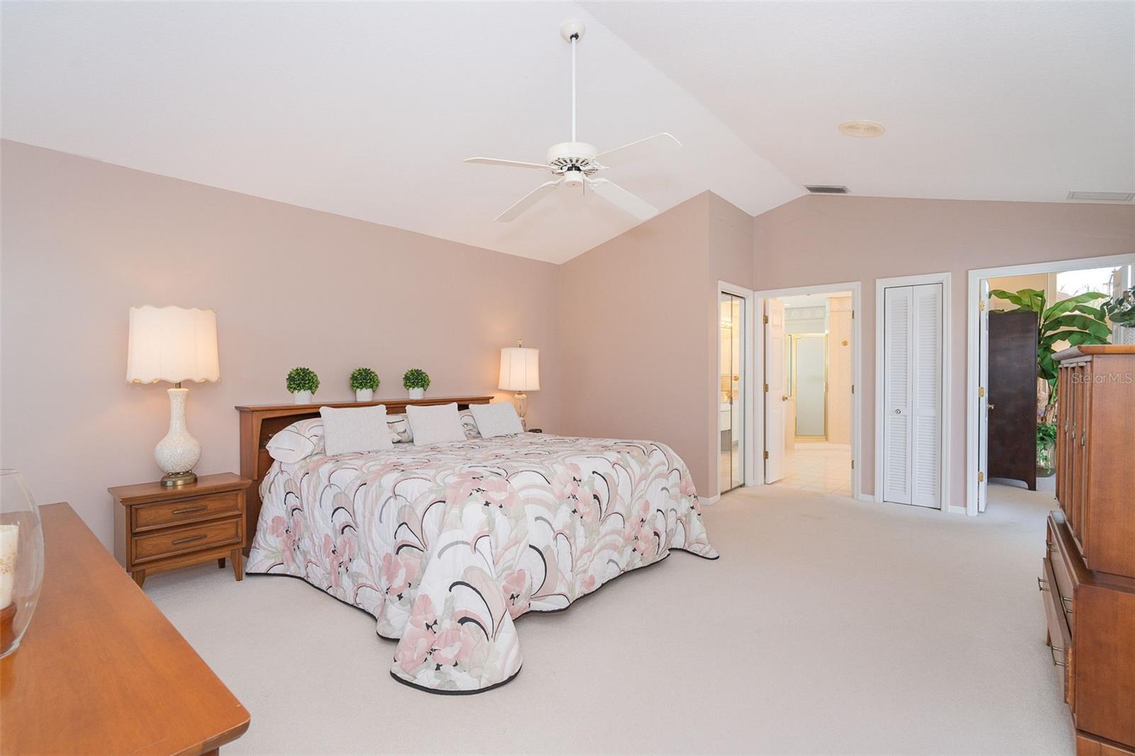 6 WINDWARD CT