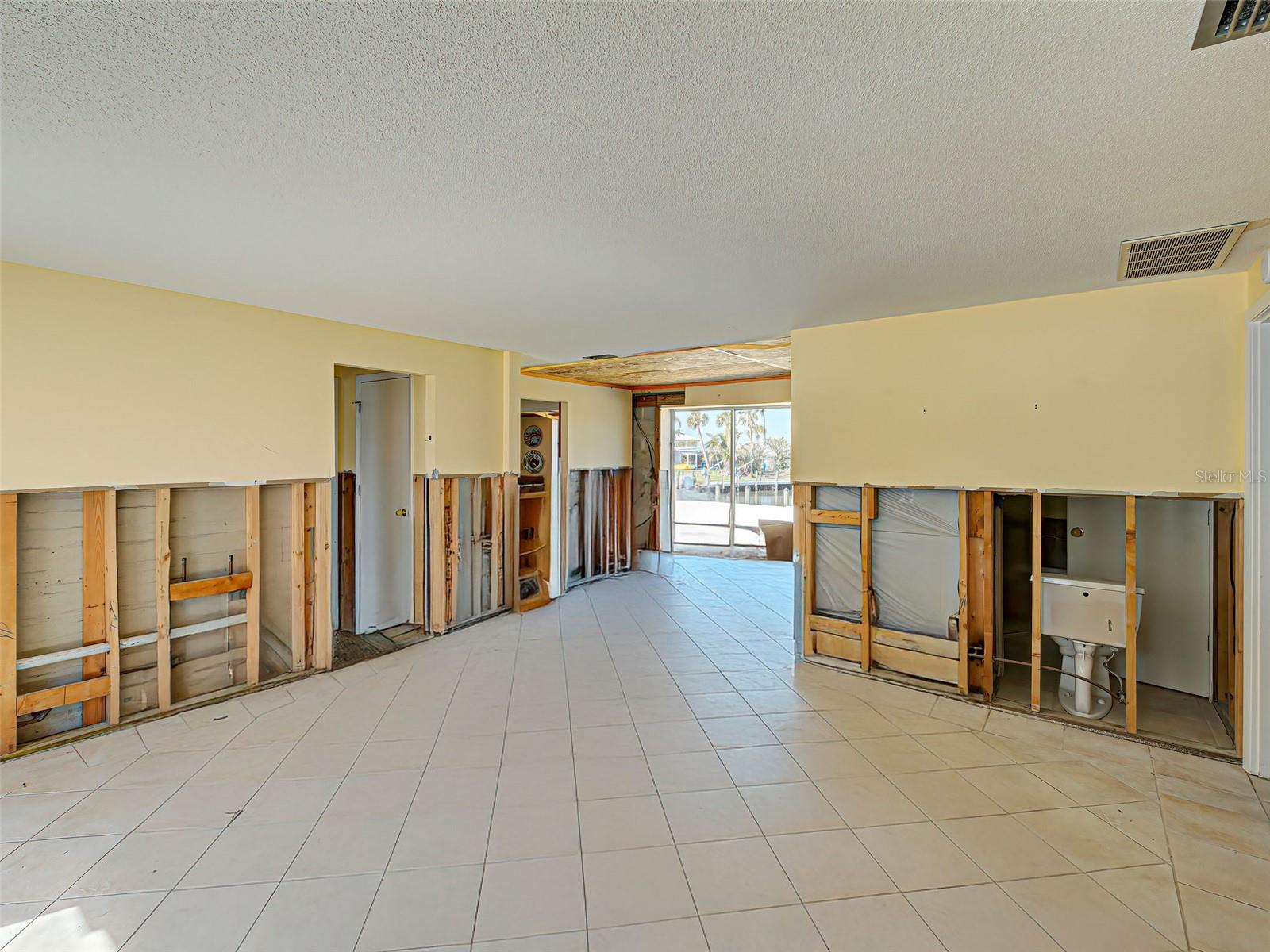 408 S MCCALL RD