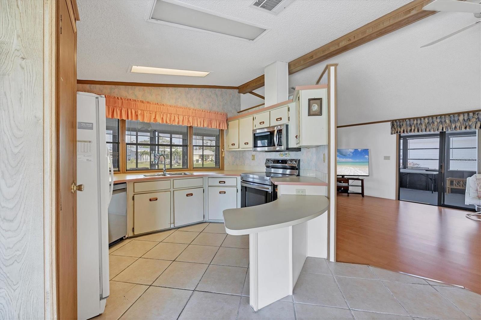 809 TANGERINE WOODS BLVD #215