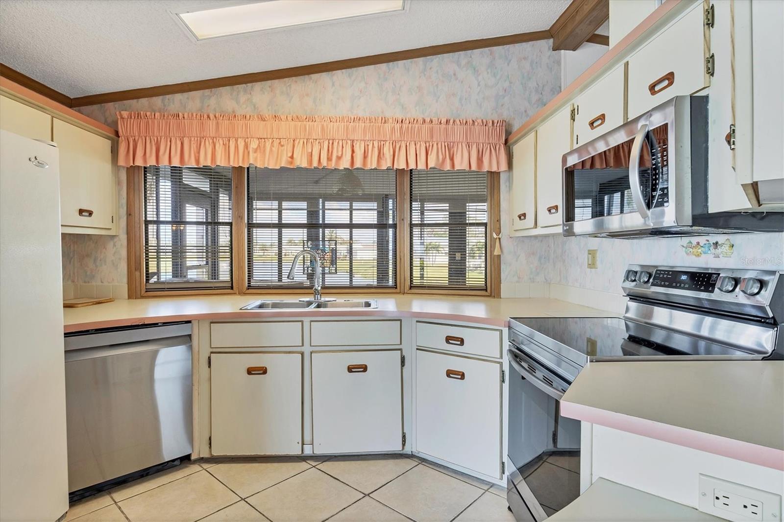 809 TANGERINE WOODS BLVD #215