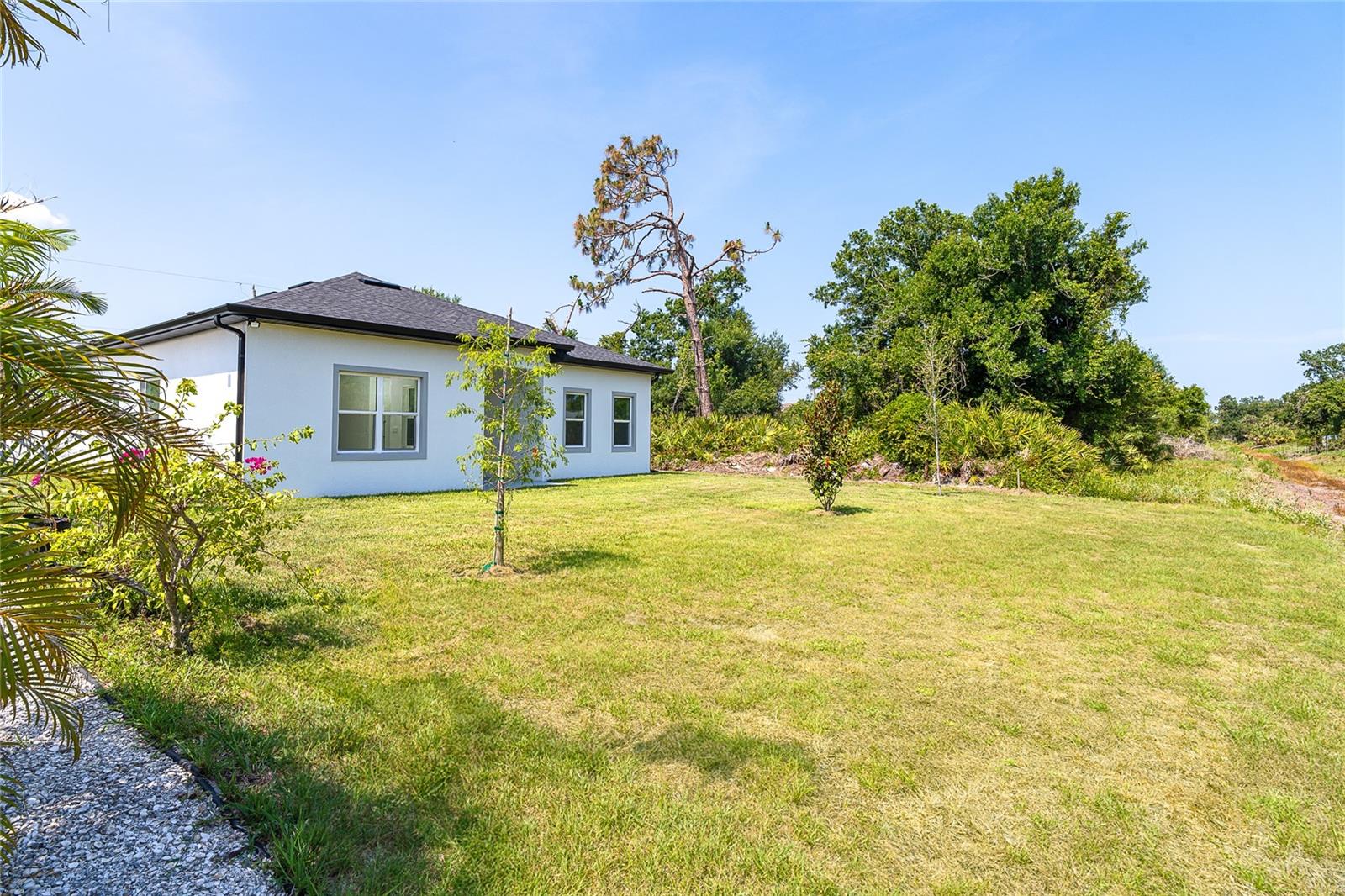 482 SUNSET RD N