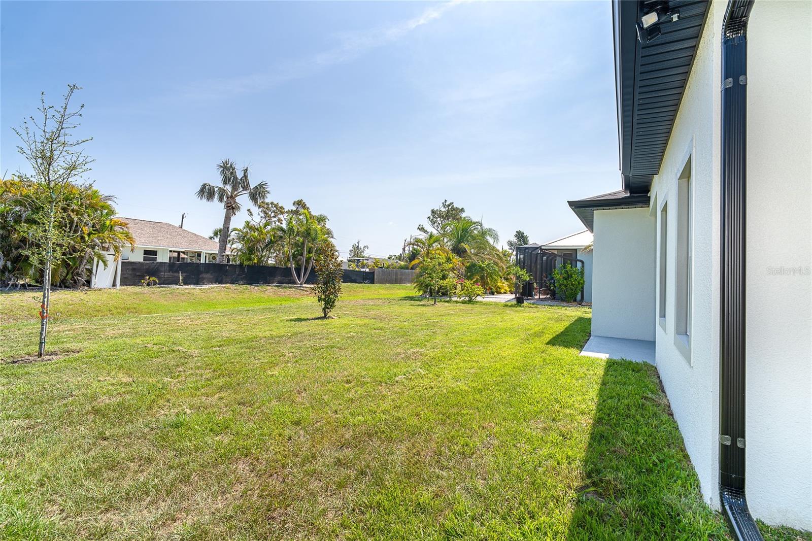 482 SUNSET RD N
