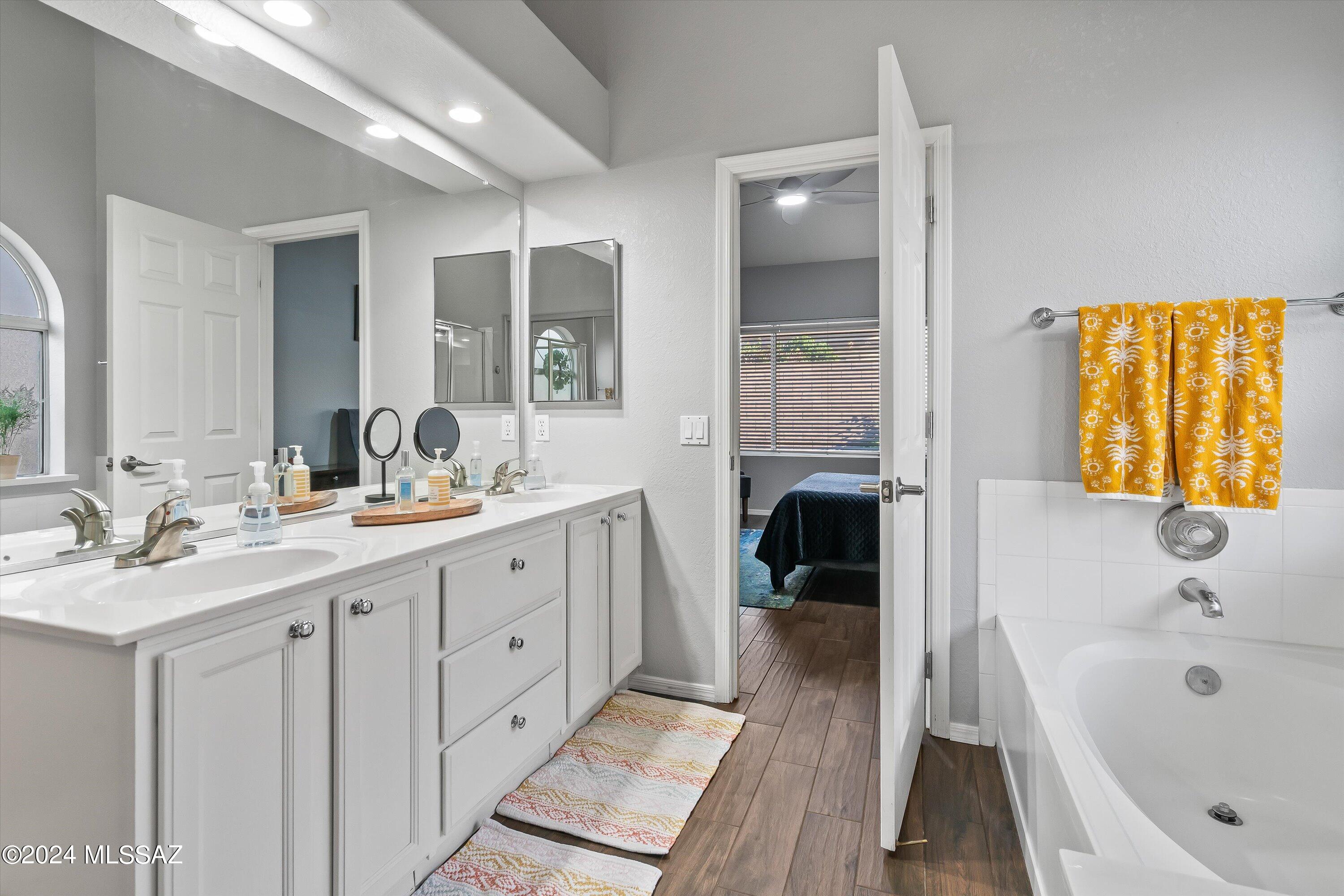 9940 E Coral Reef Way