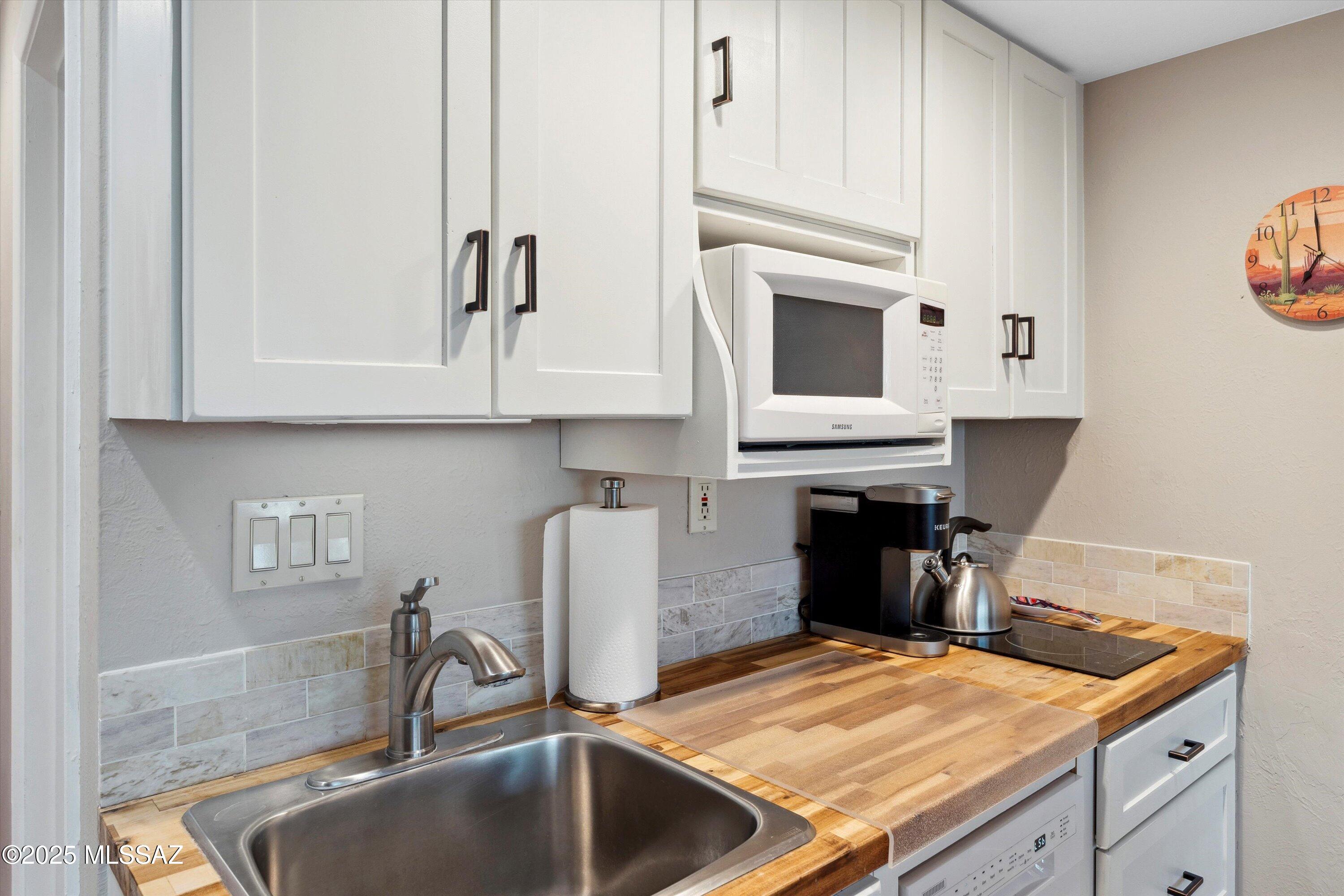5251 E Mission Hill Drive Unit: 1&2