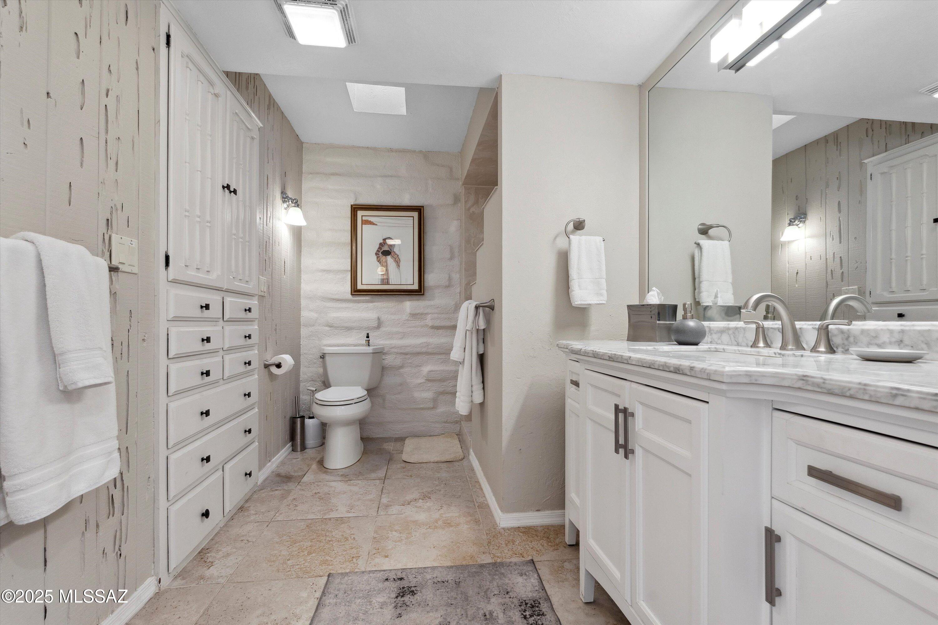 5251 E Mission Hill Drive Unit: 1&2