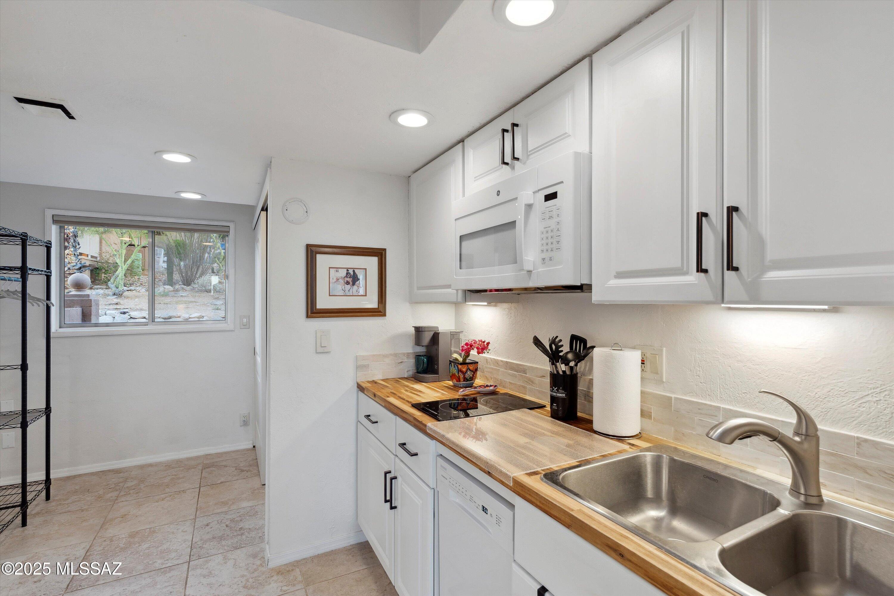 5251 E Mission Hill Drive Unit: 1&2