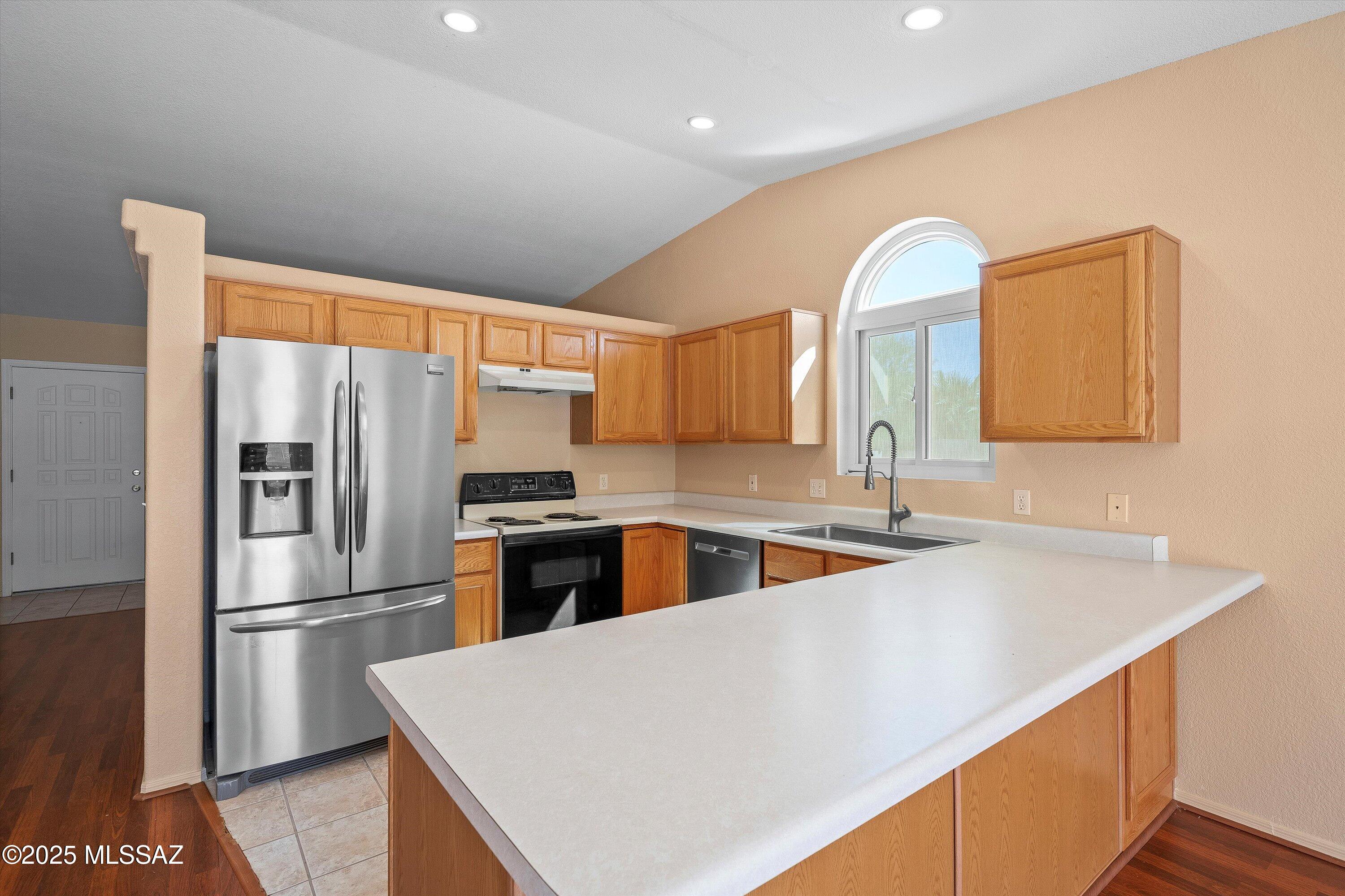 8892 E Apache Well Place