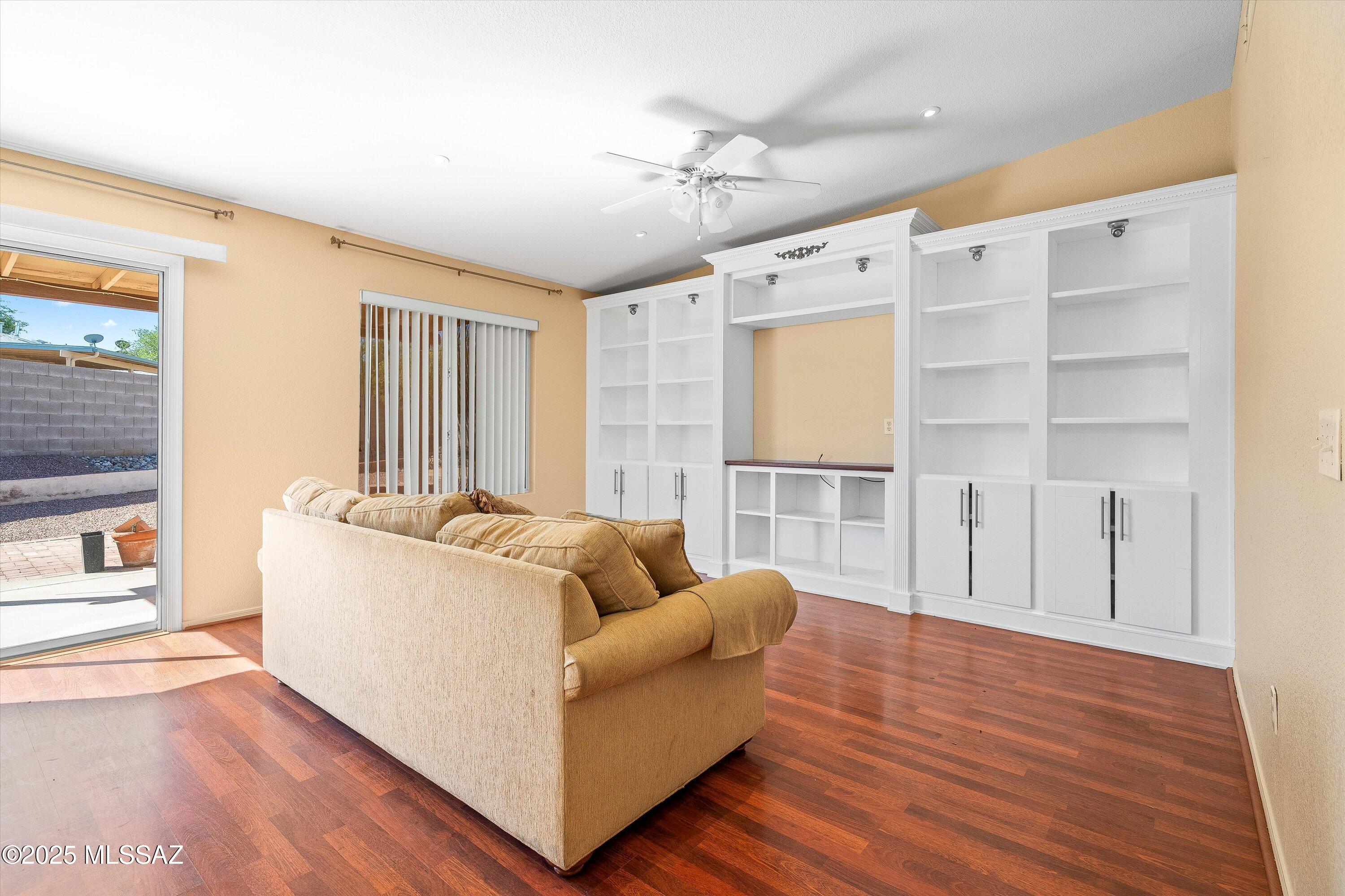 8892 E Apache Well Place