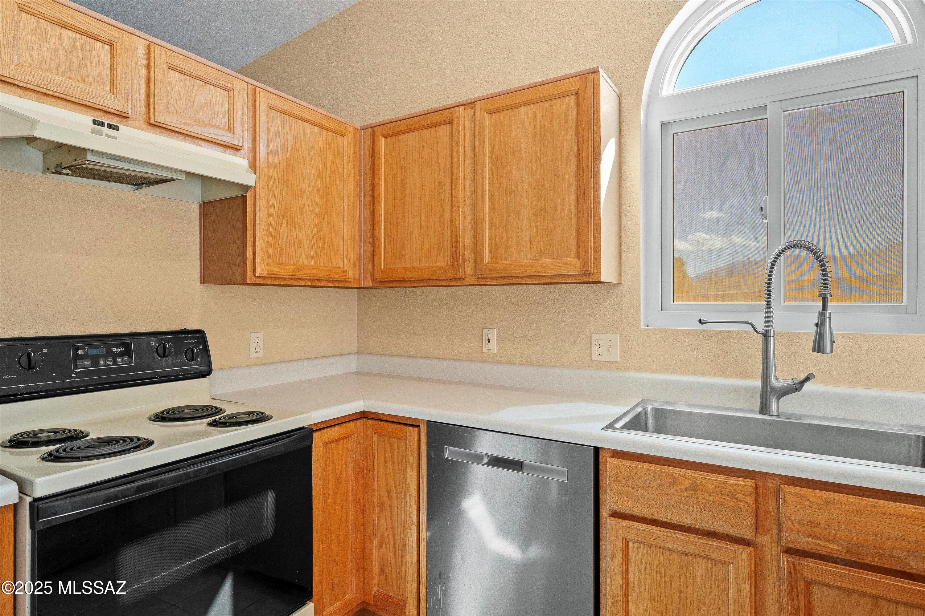 8892 E Apache Well Place