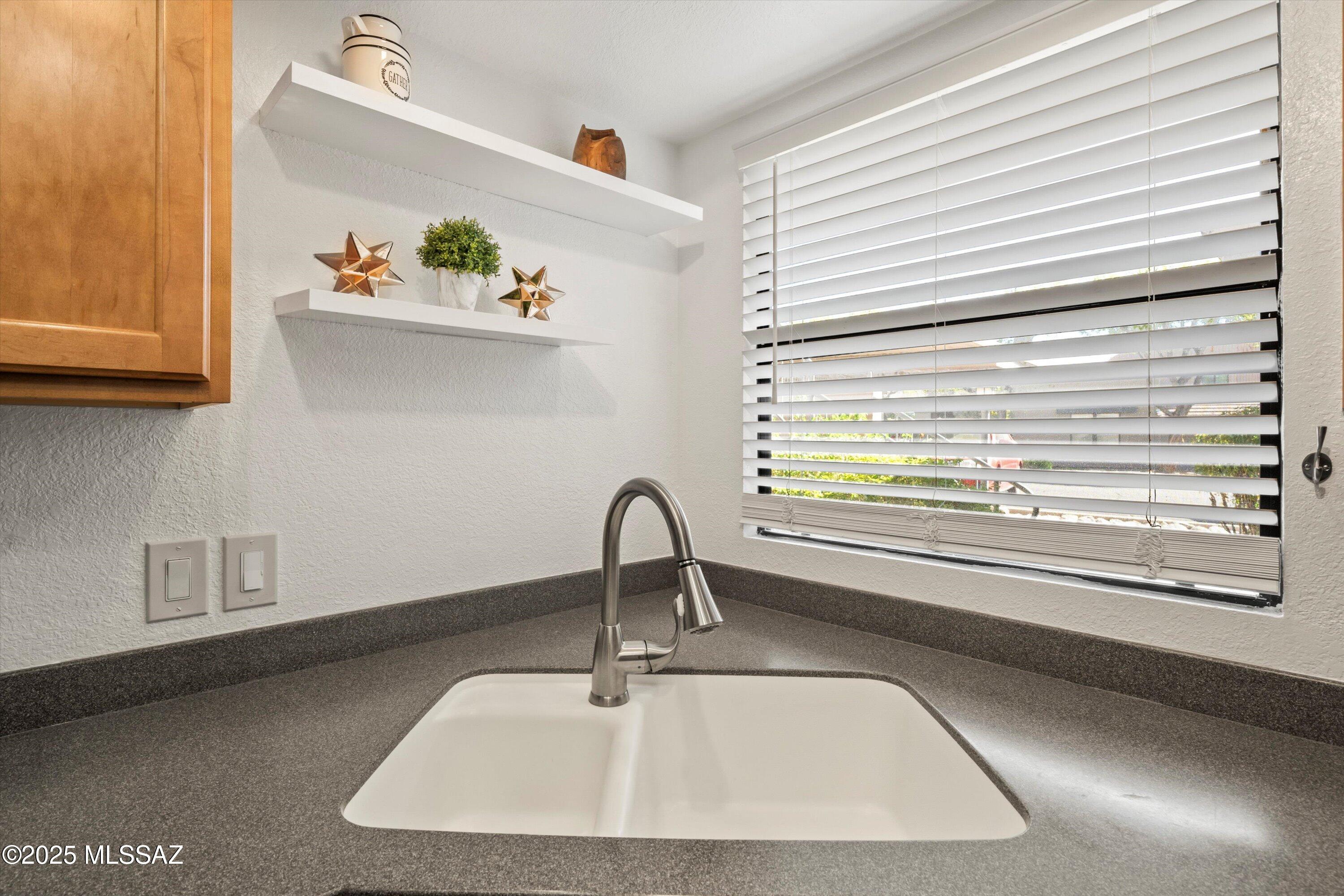 5855 N Kolb Road Unit: 4105