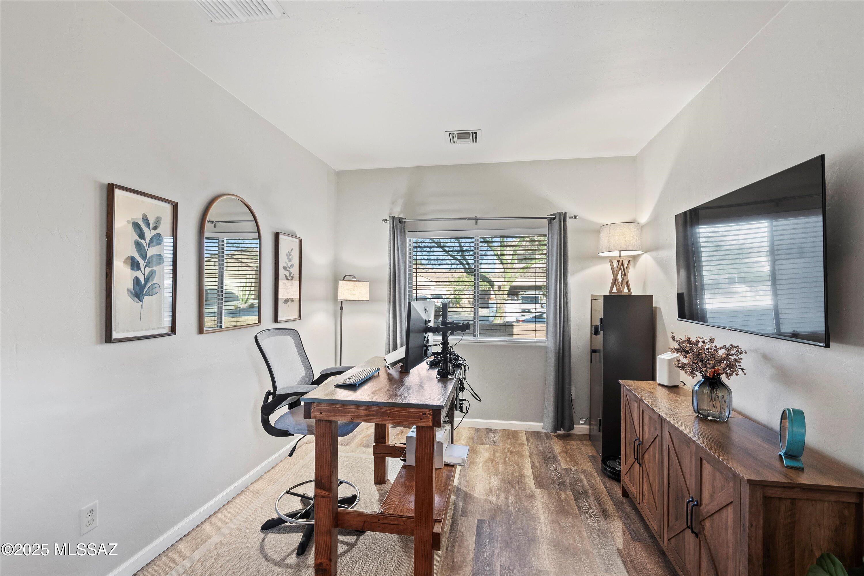 8775 N Hidden Wash Court