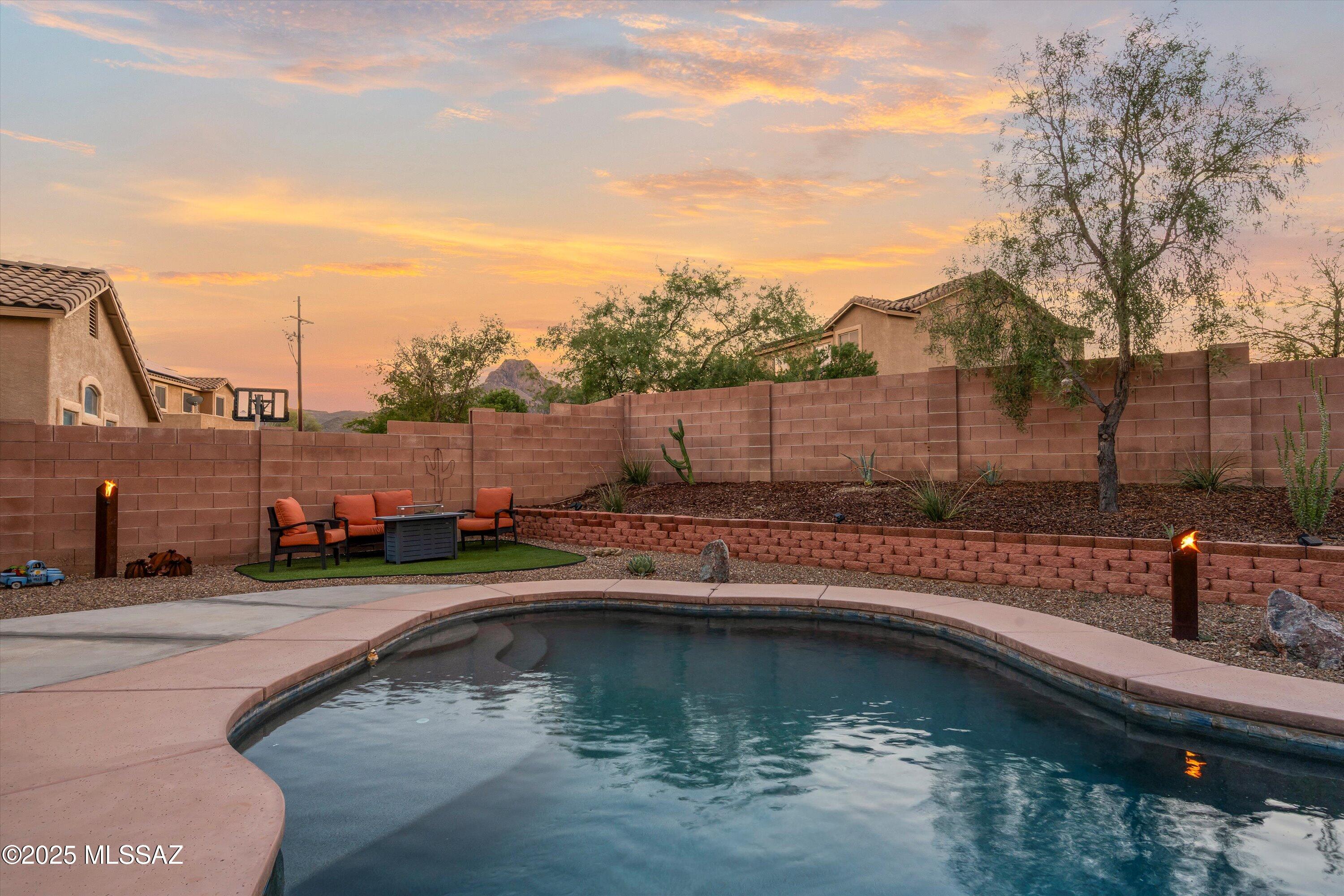 8775 N Hidden Wash Court