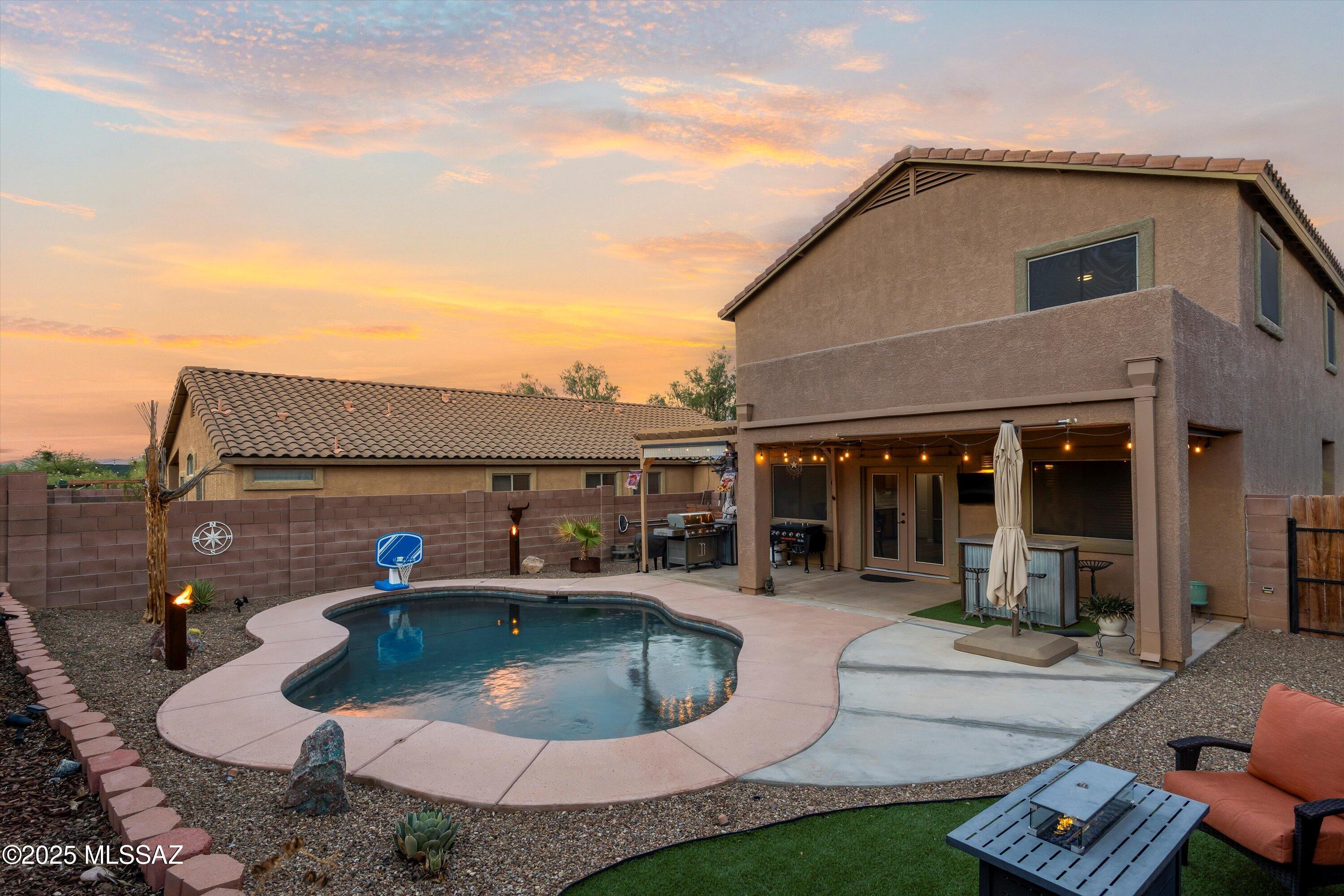 8775 N Hidden Wash Court