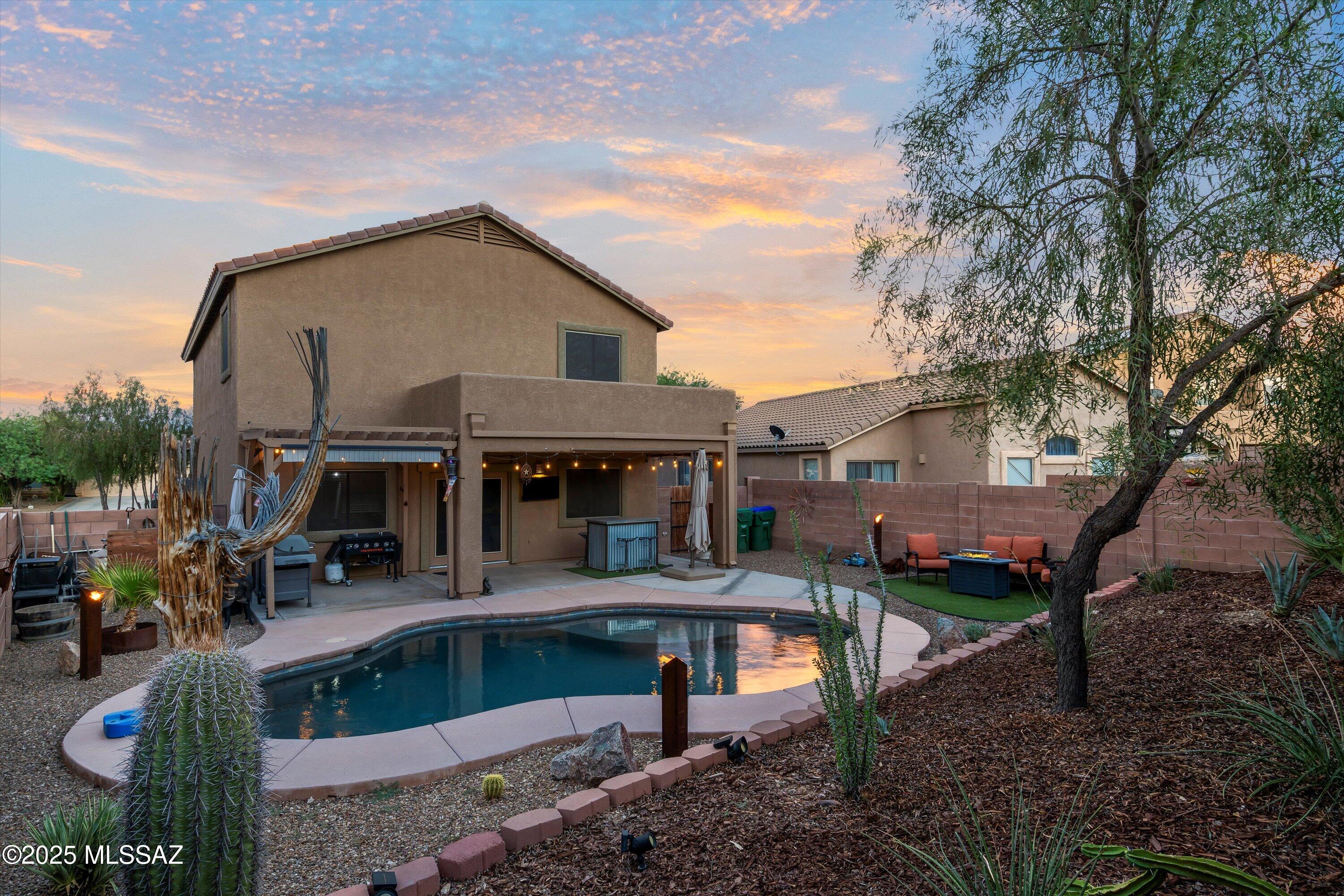 8775 N Hidden Wash Court