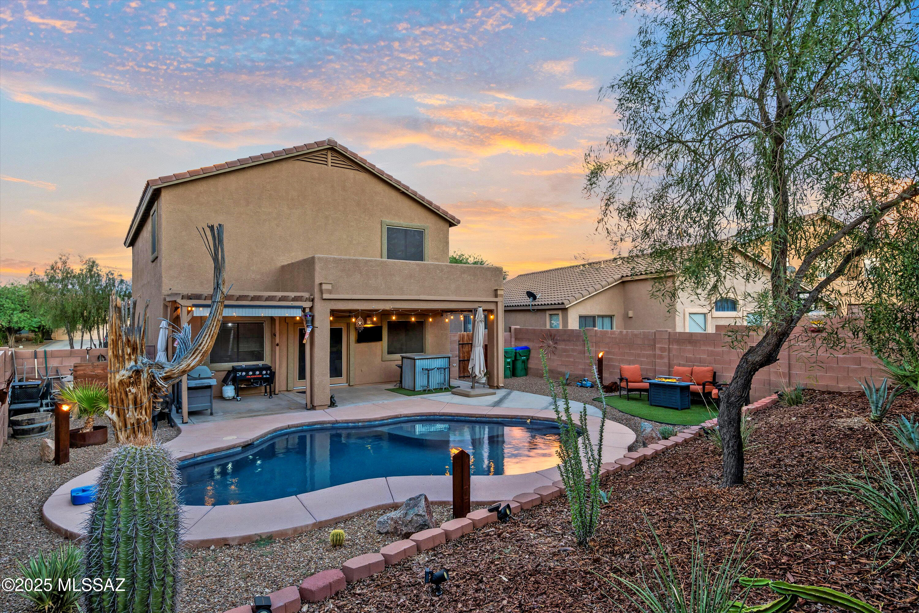 8775 N Hidden Wash Court