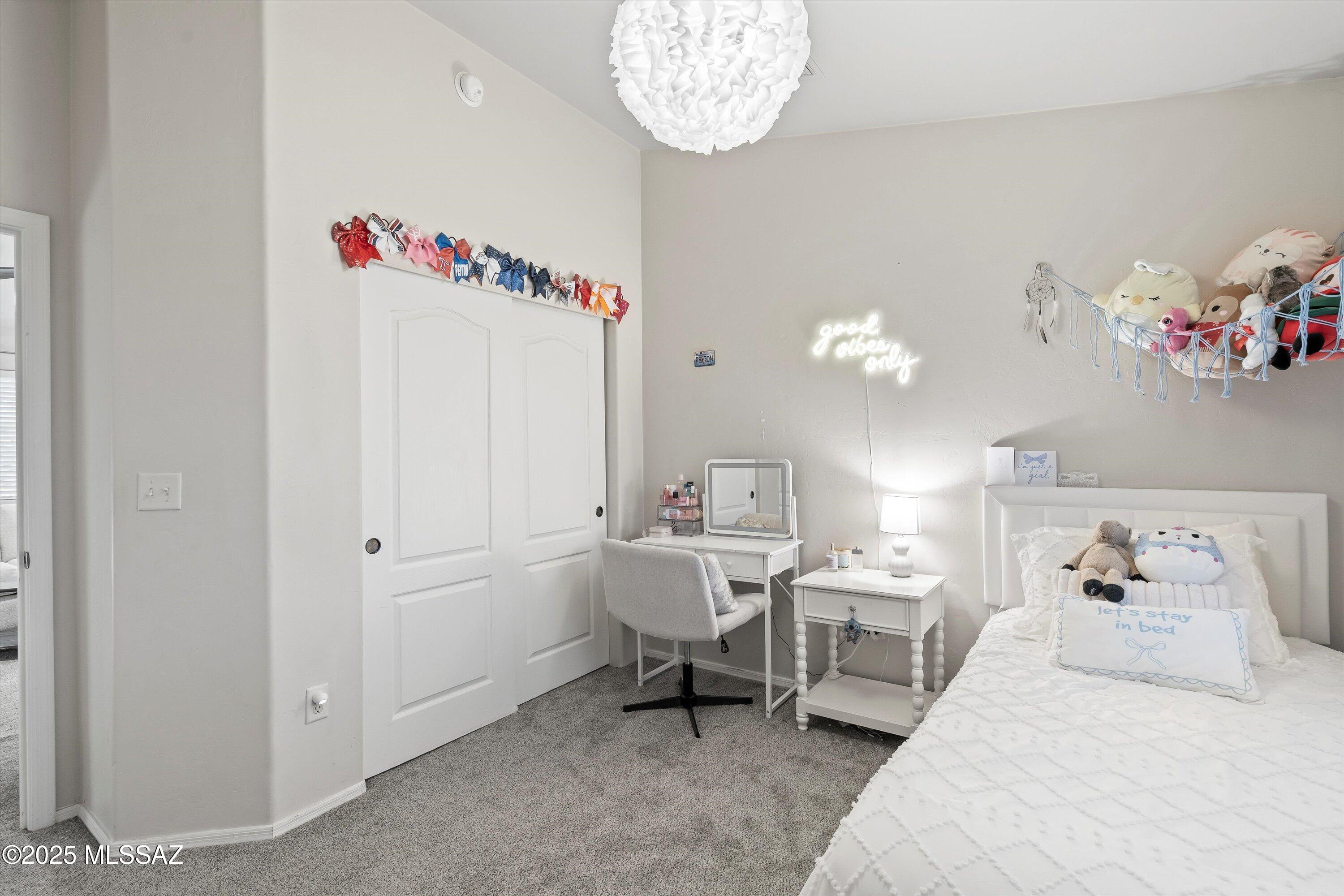 8775 N Hidden Wash Court