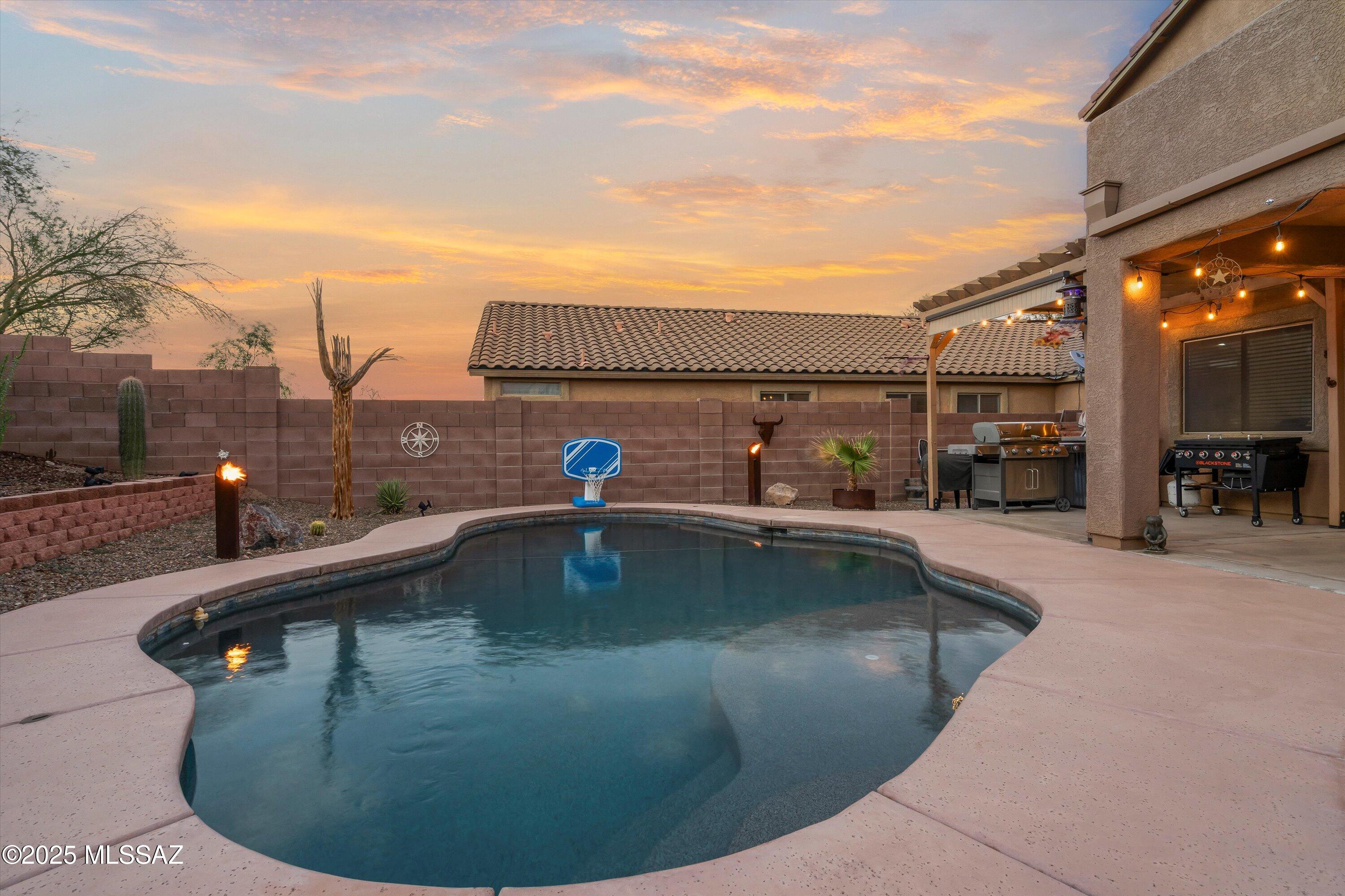 8775 N Hidden Wash Court