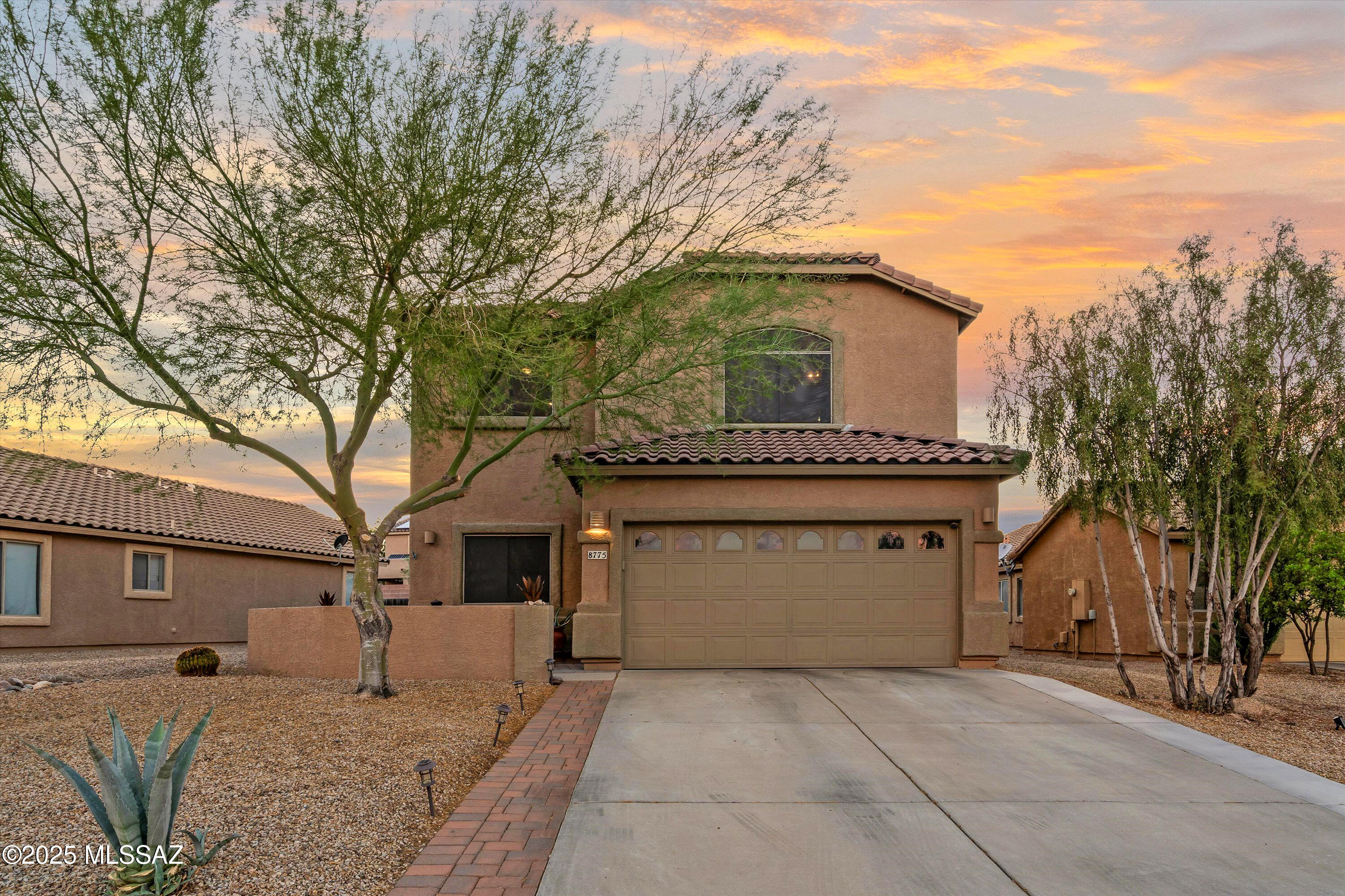 8775 N Hidden Wash Court