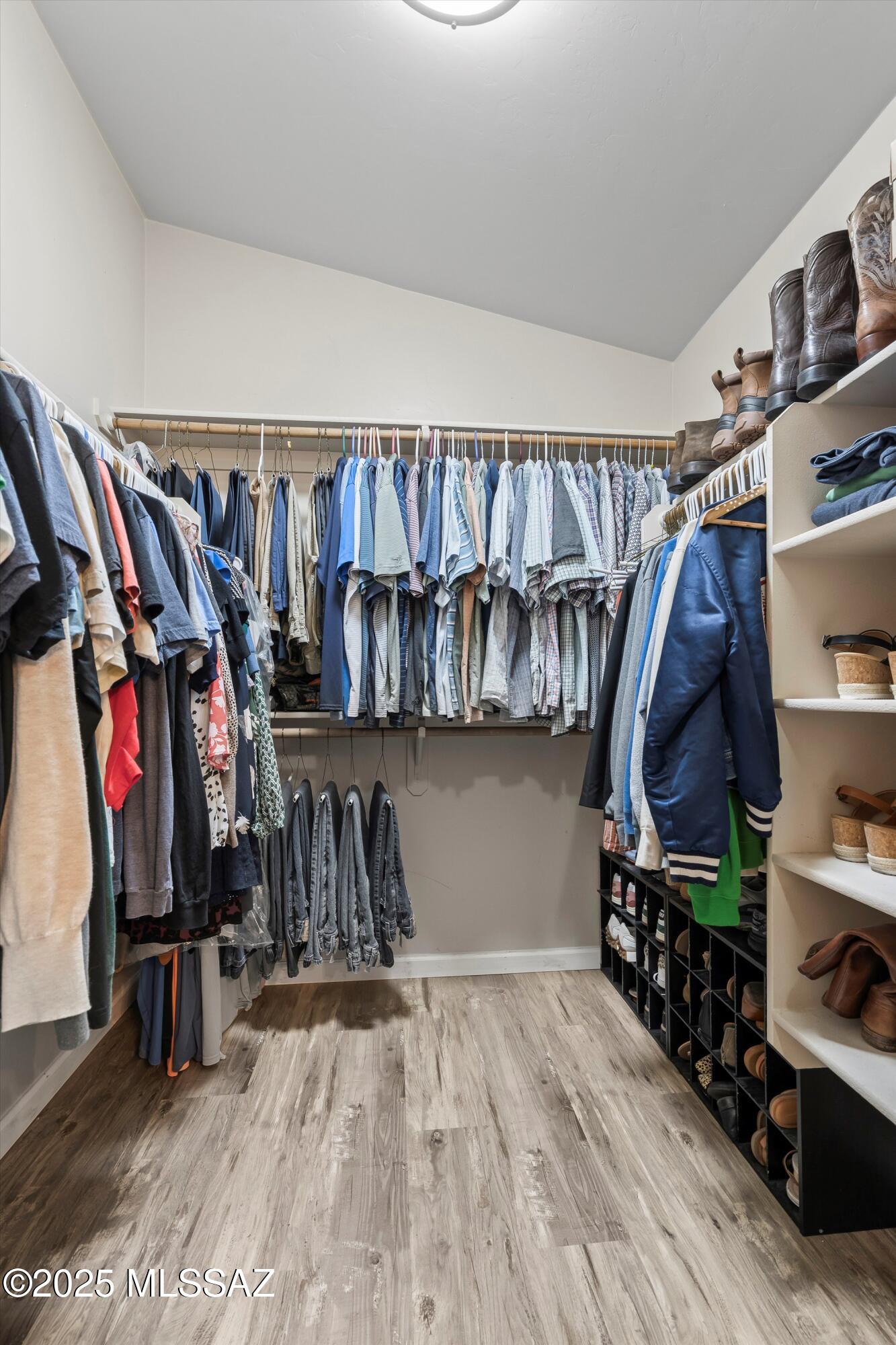 8775 N Hidden Wash Court