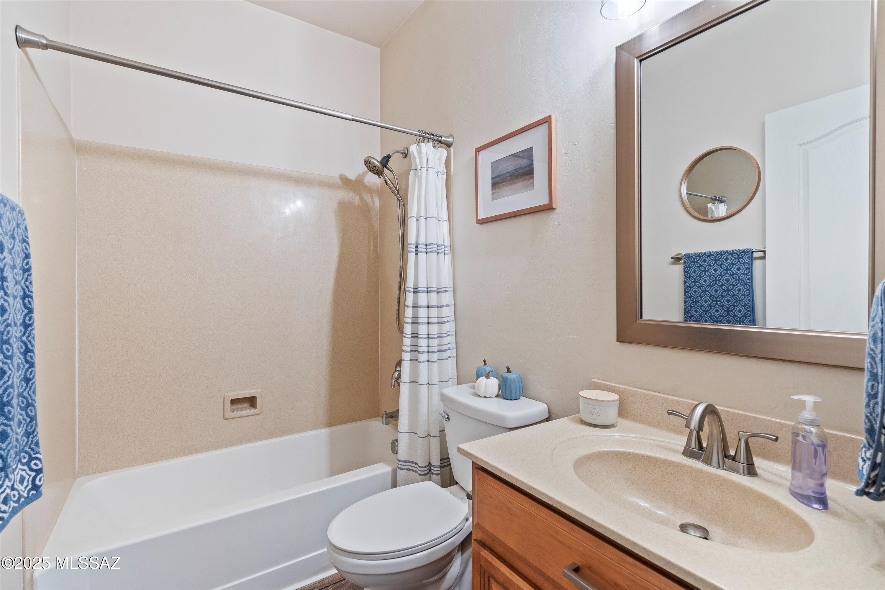 8775 N Hidden Wash Court