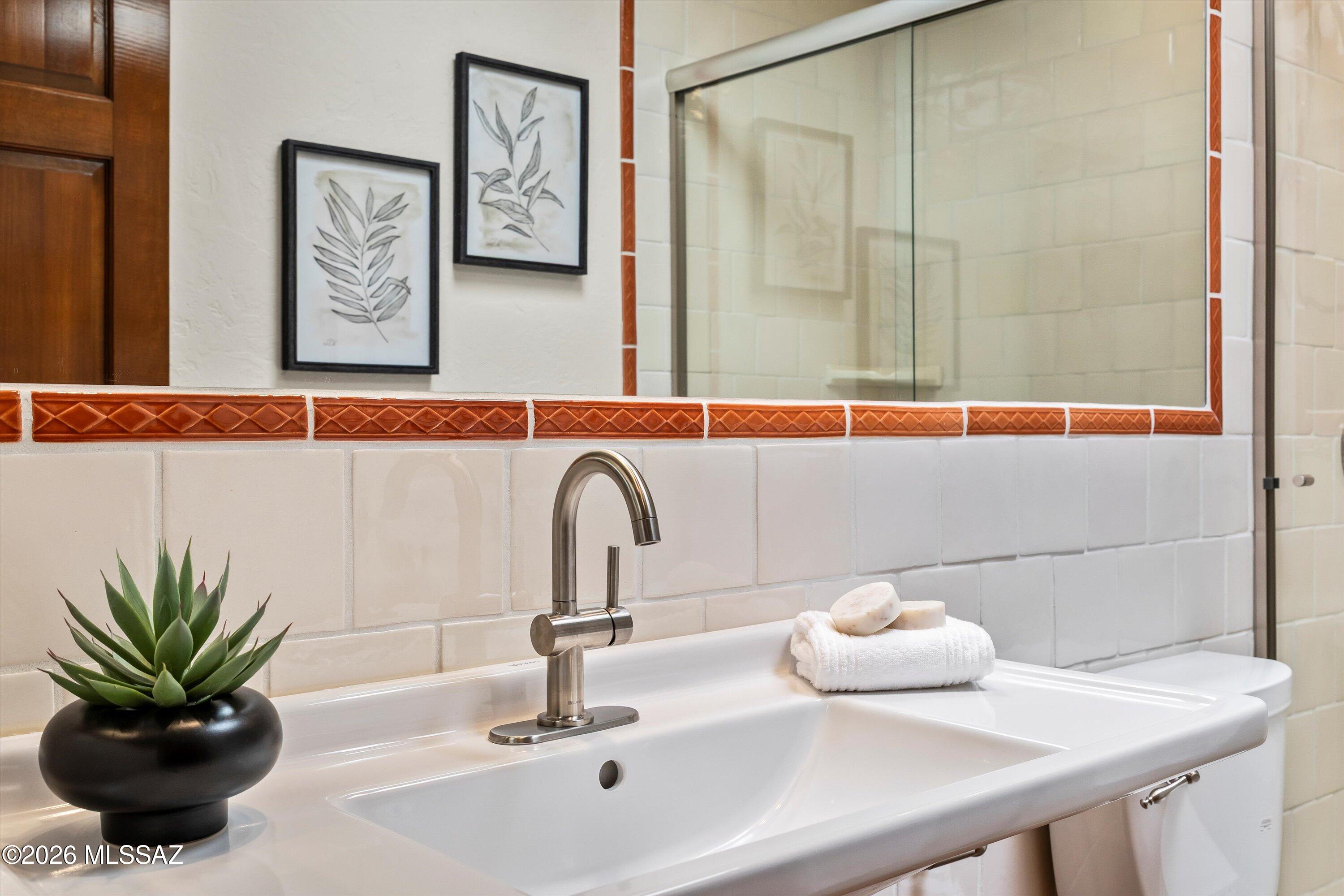 6020 E Territory Avenue