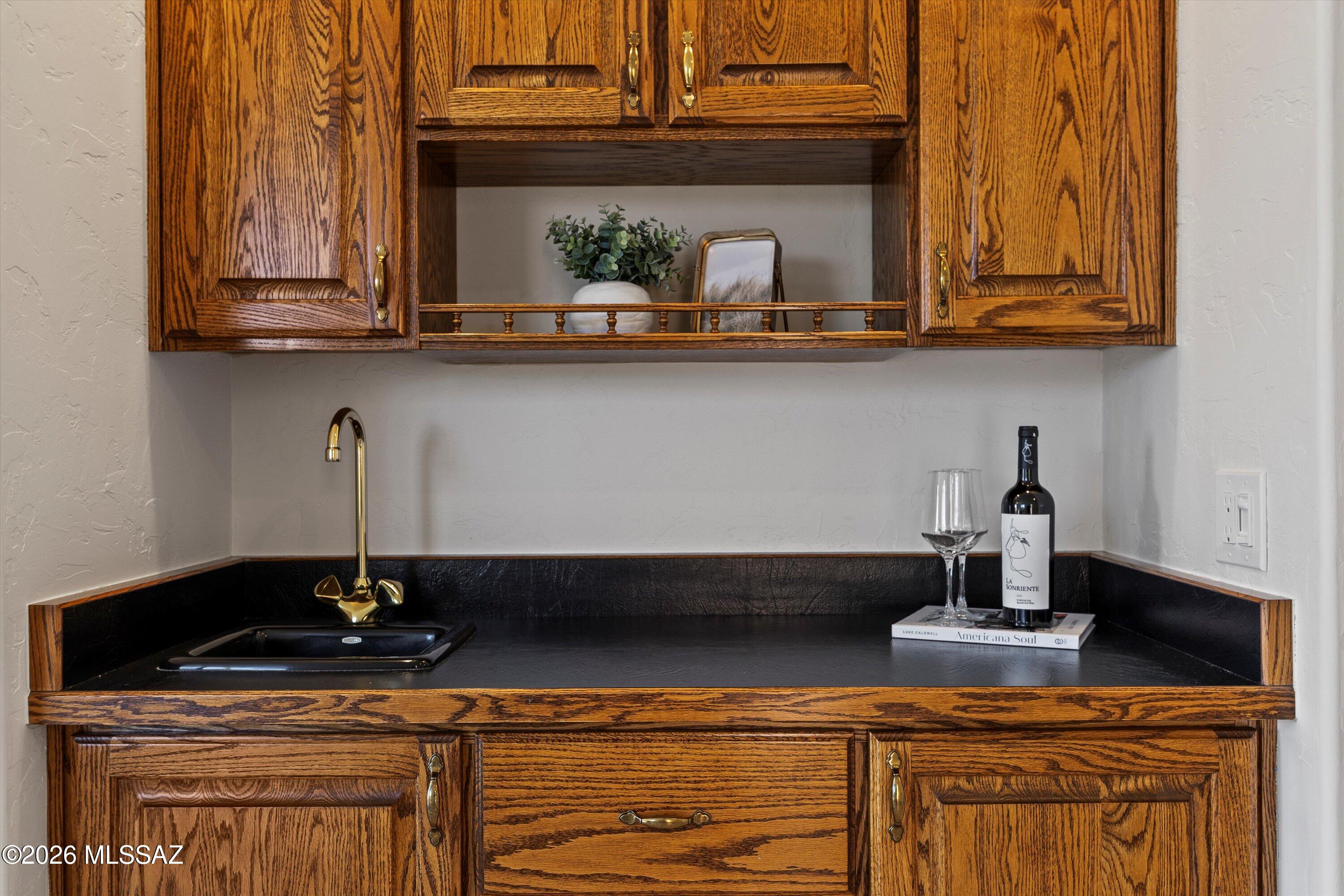 6020 E Territory Avenue