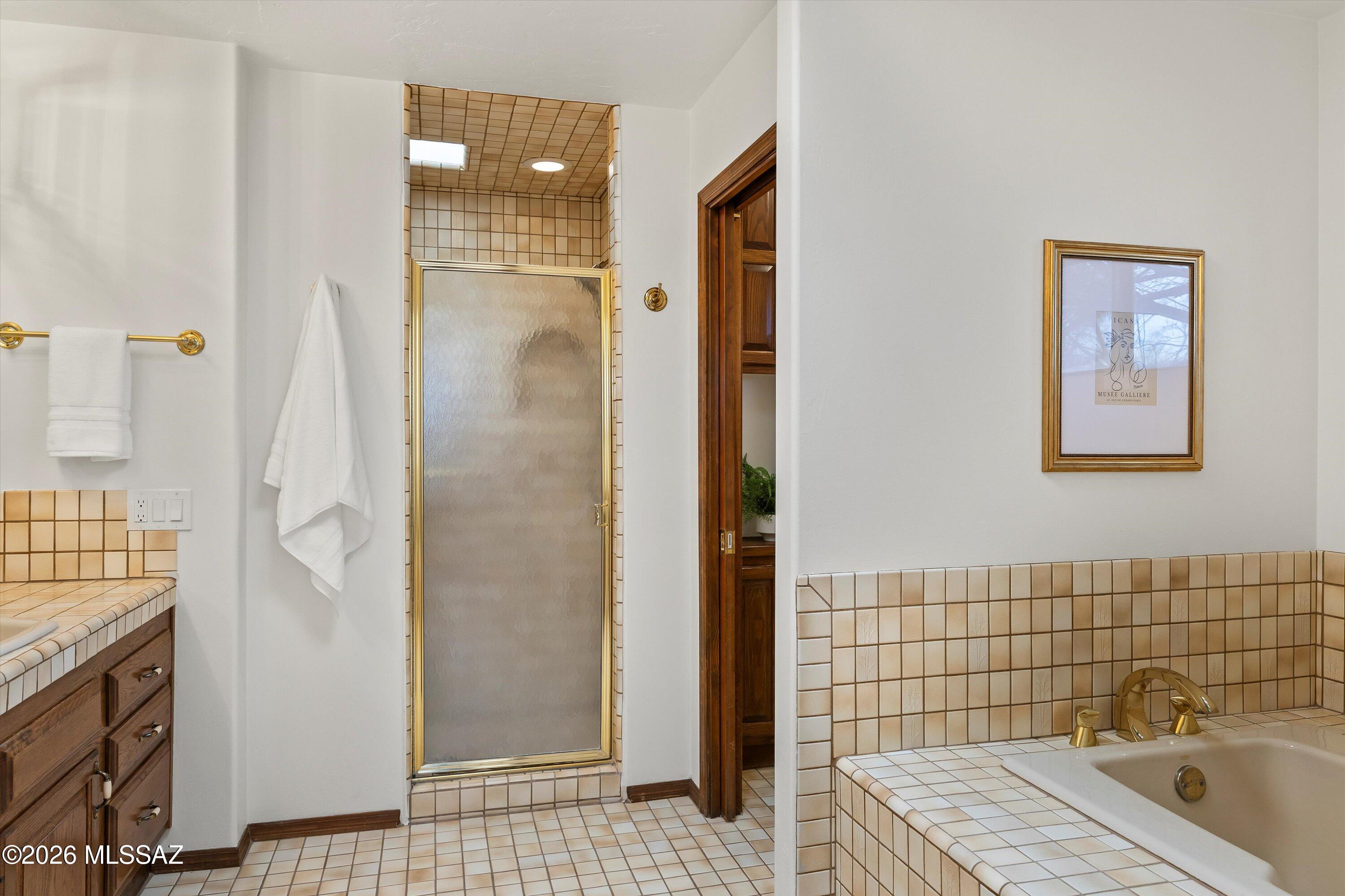 6020 E Territory Avenue