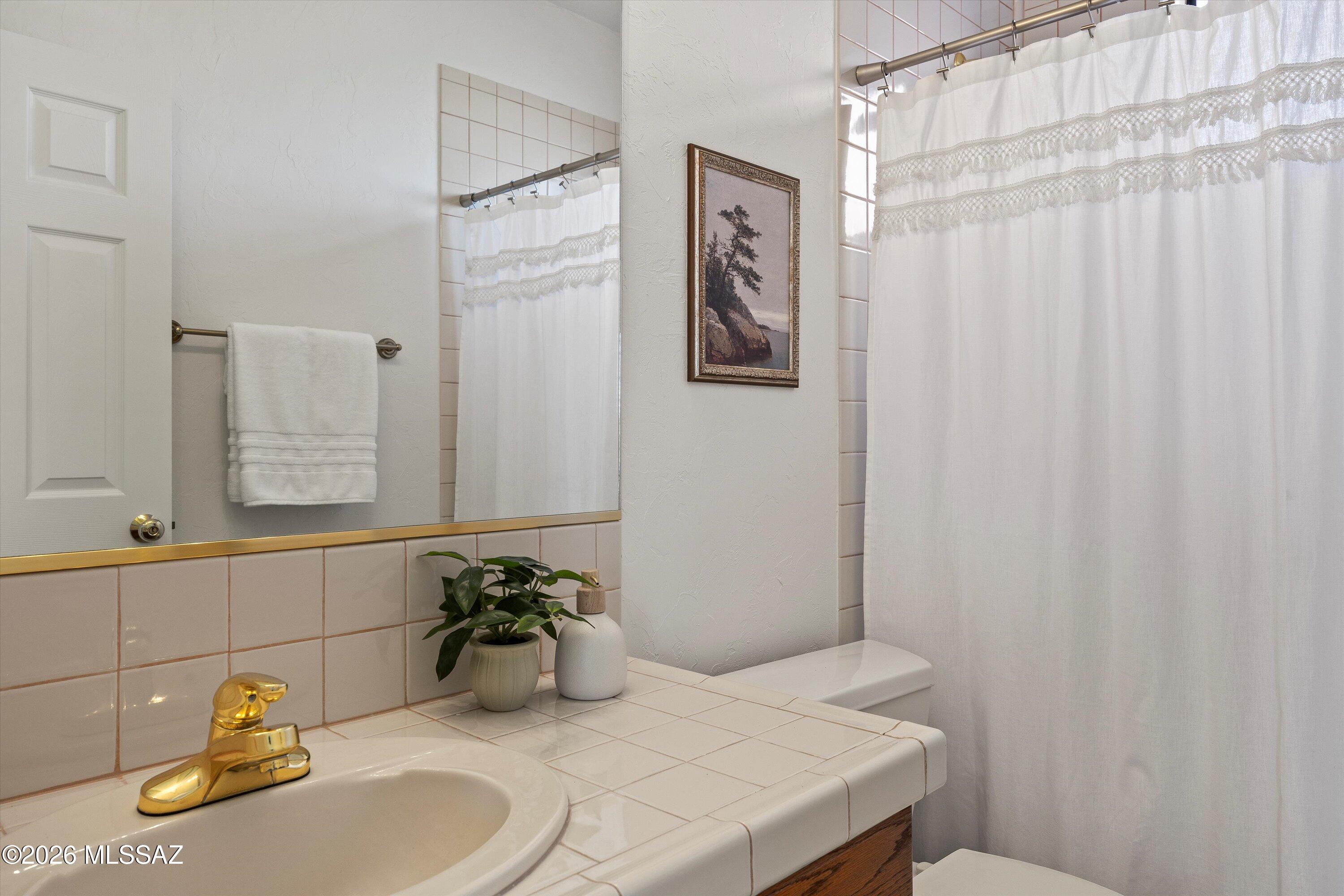 6020 E Territory Avenue