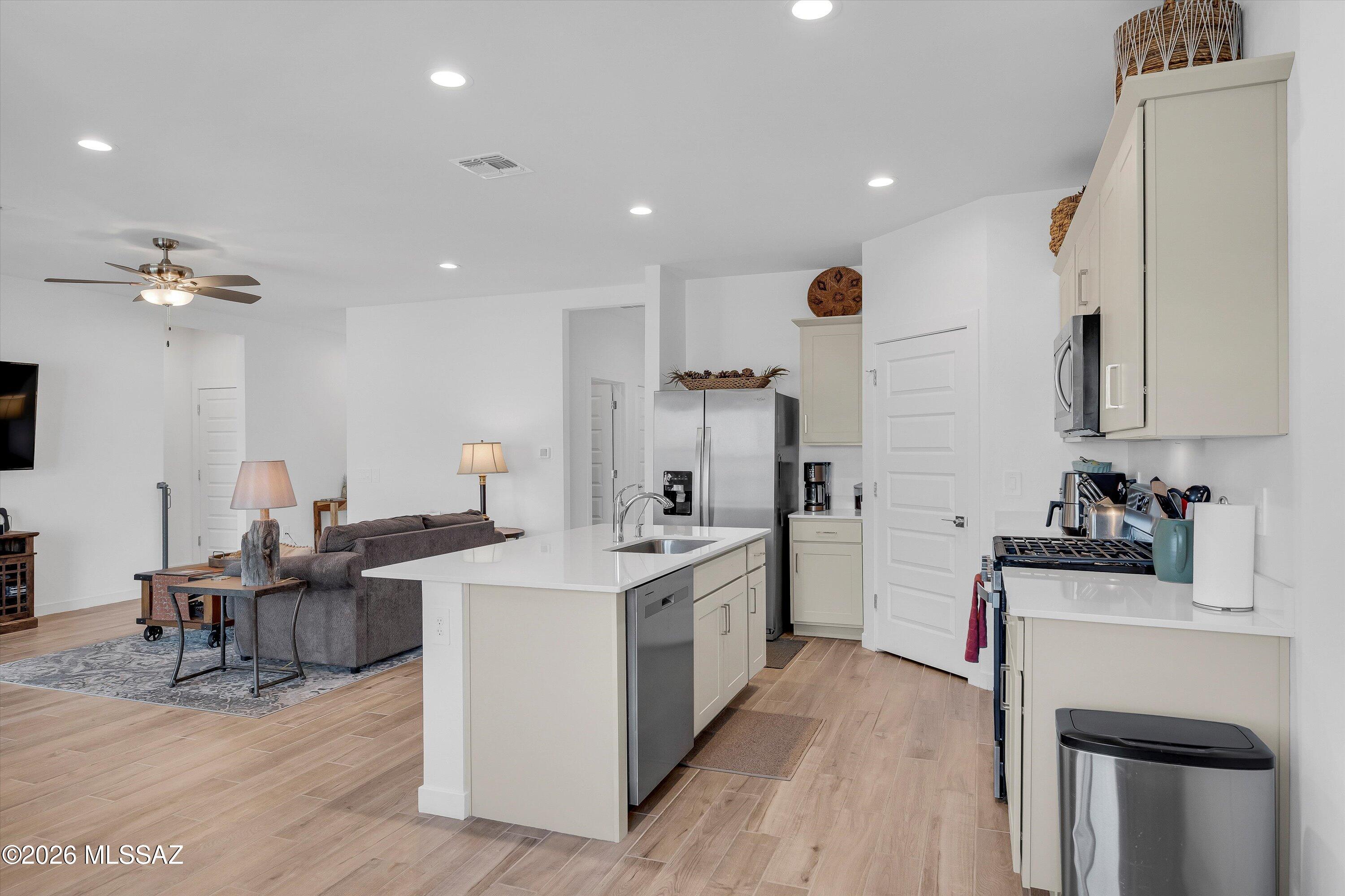 656 W Wilkinson Street