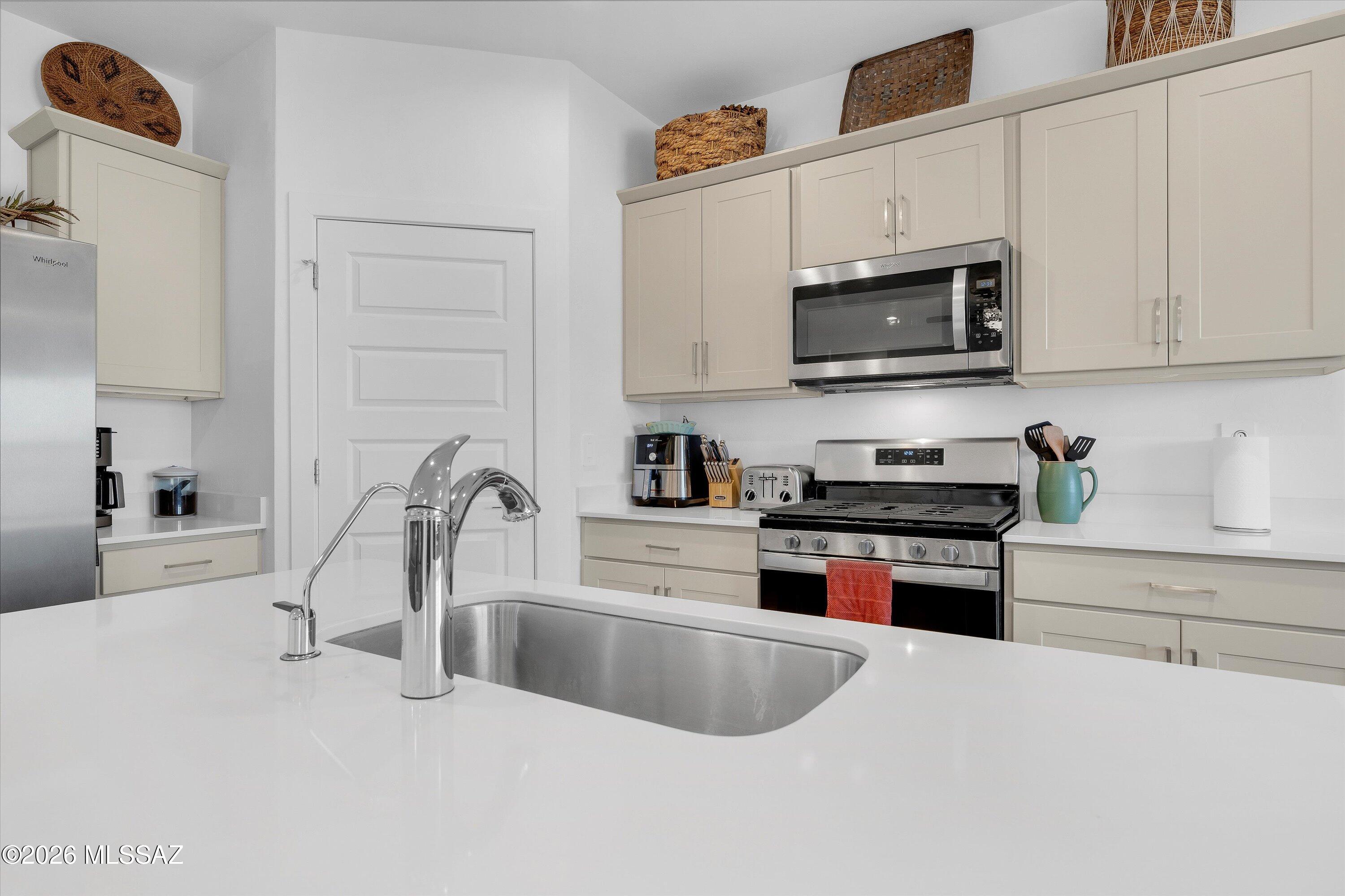 656 W Wilkinson Street