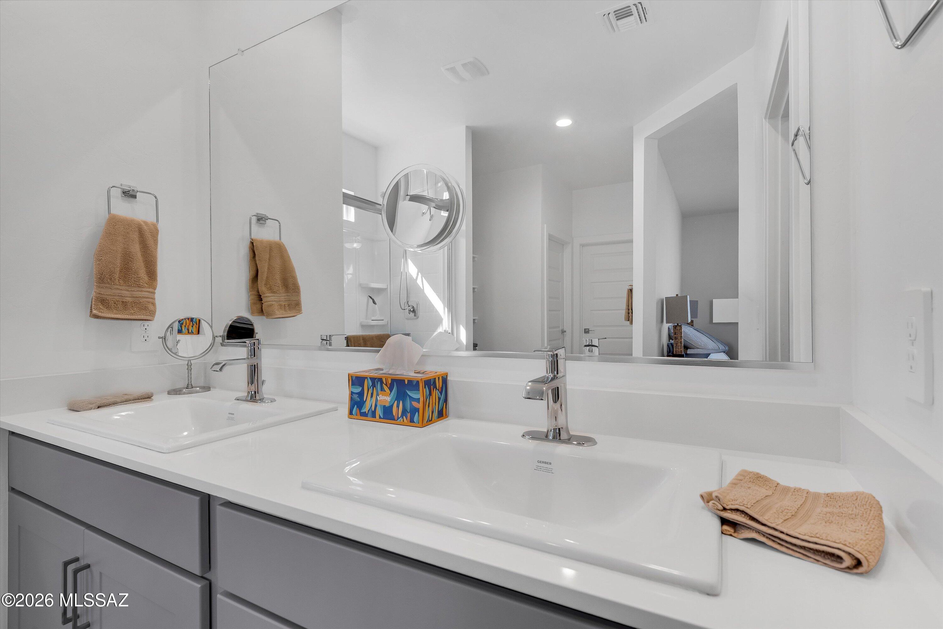 656 W Wilkinson Street