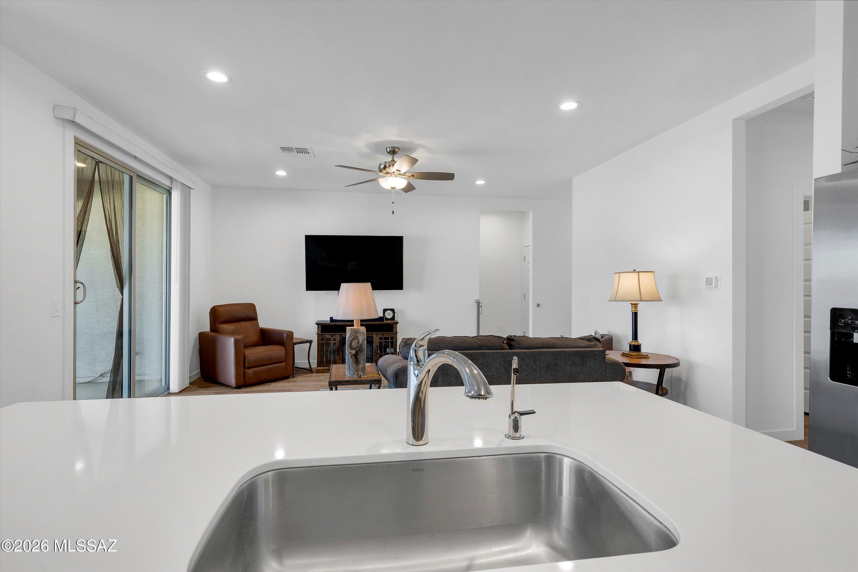 656 W Wilkinson Street