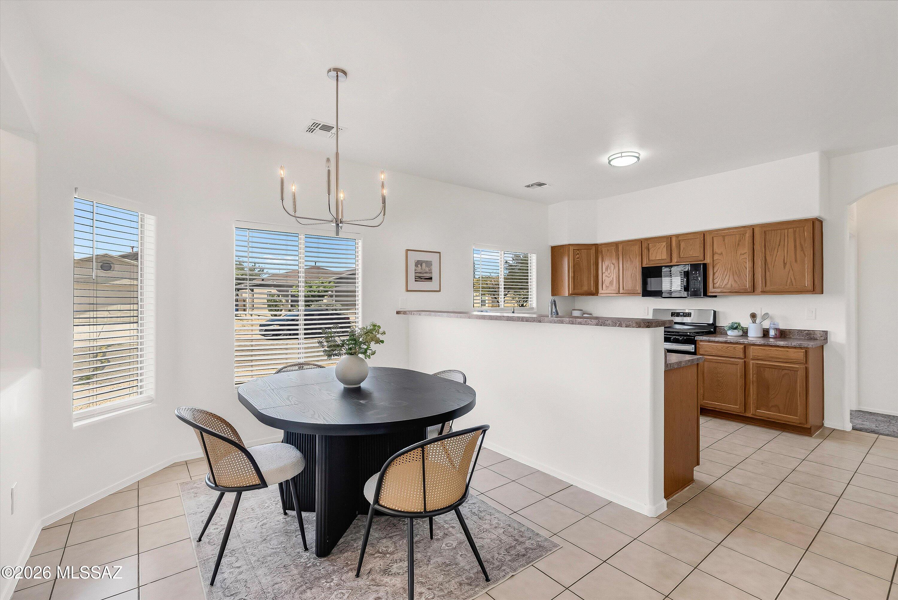 1917 W Calle Dos Rios