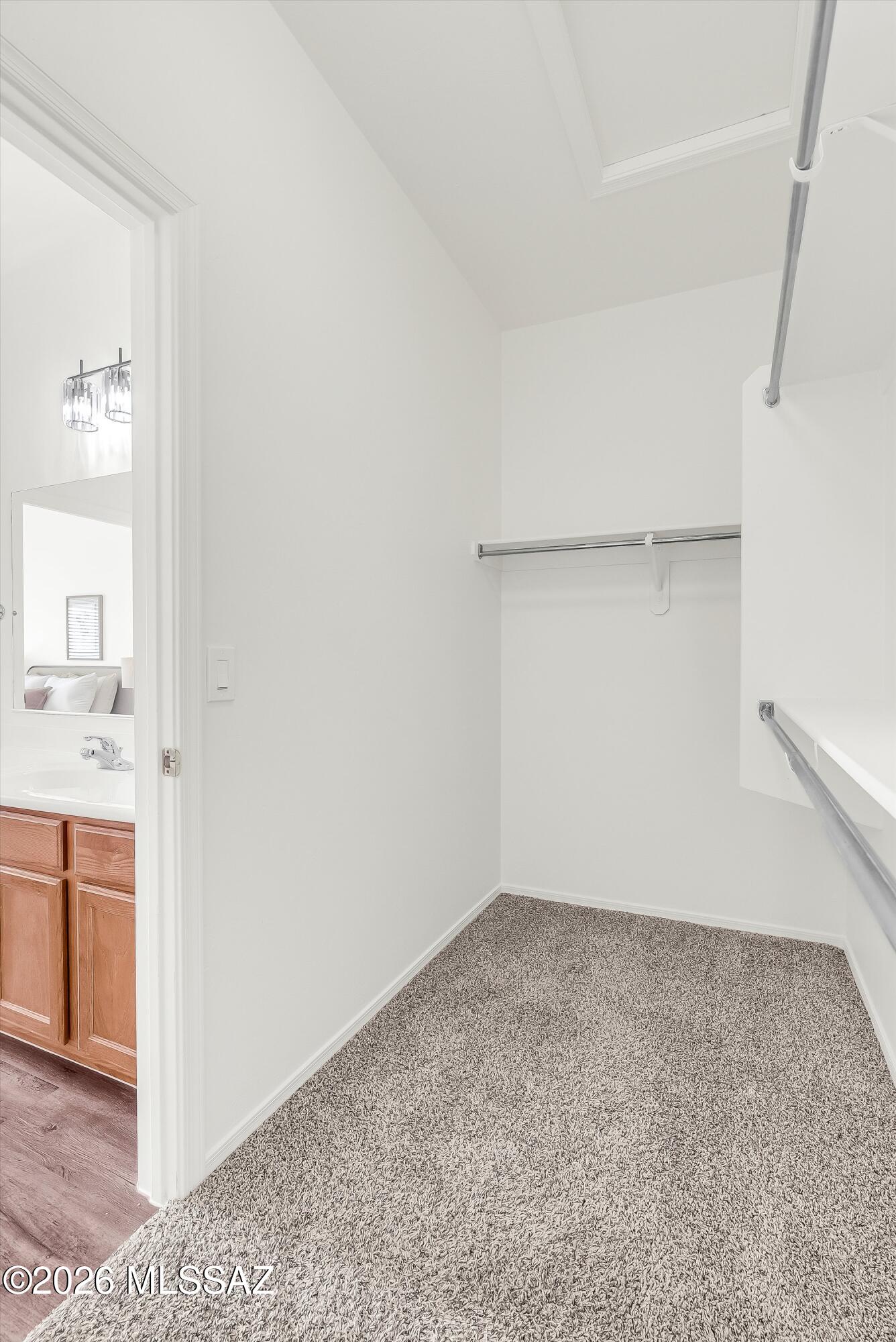 1917 W Calle Dos Rios