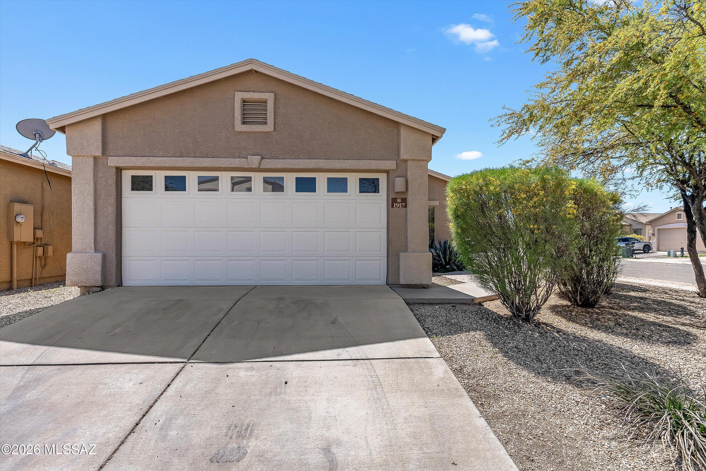 1917 W Calle Dos Rios