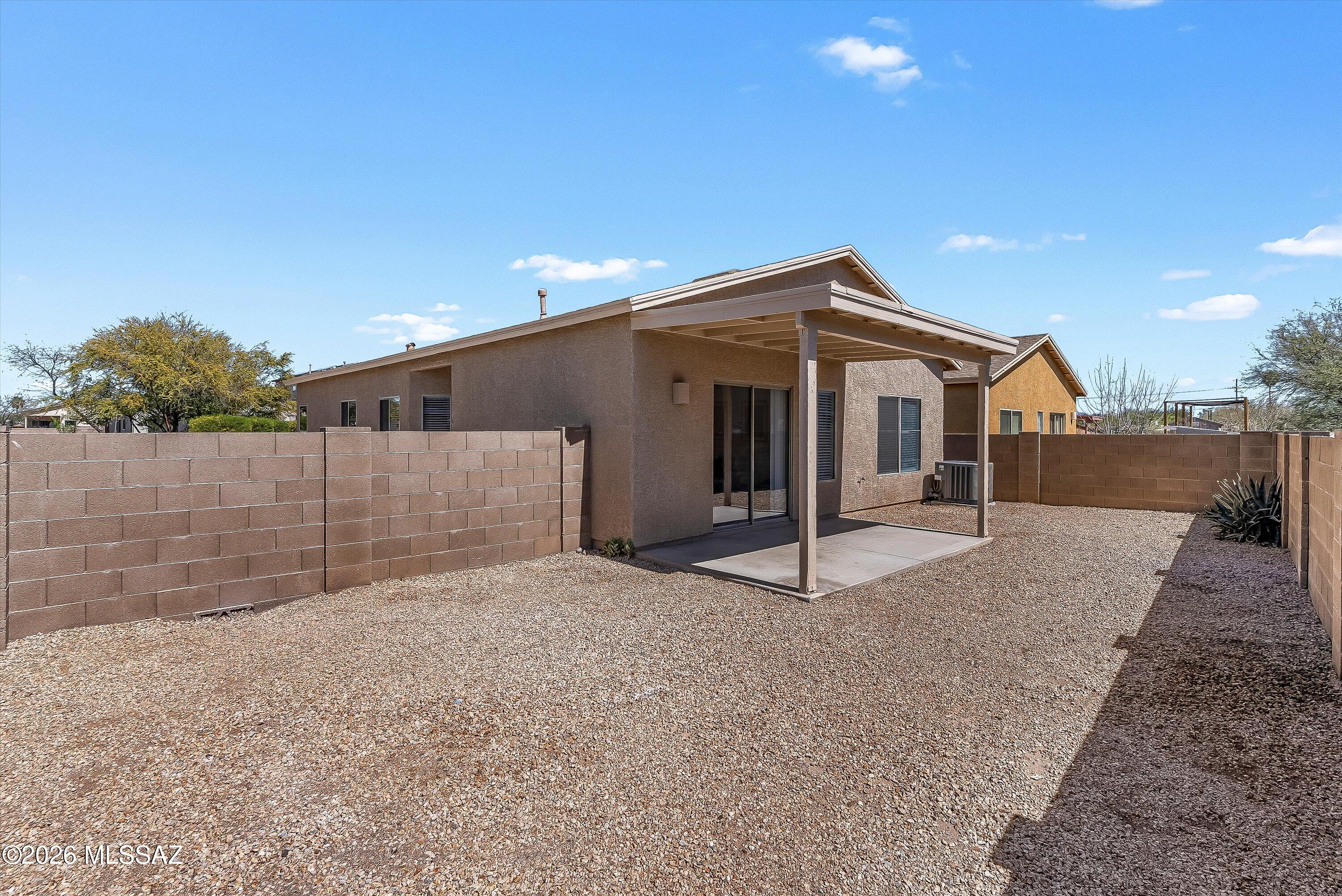 1917 W Calle Dos Rios