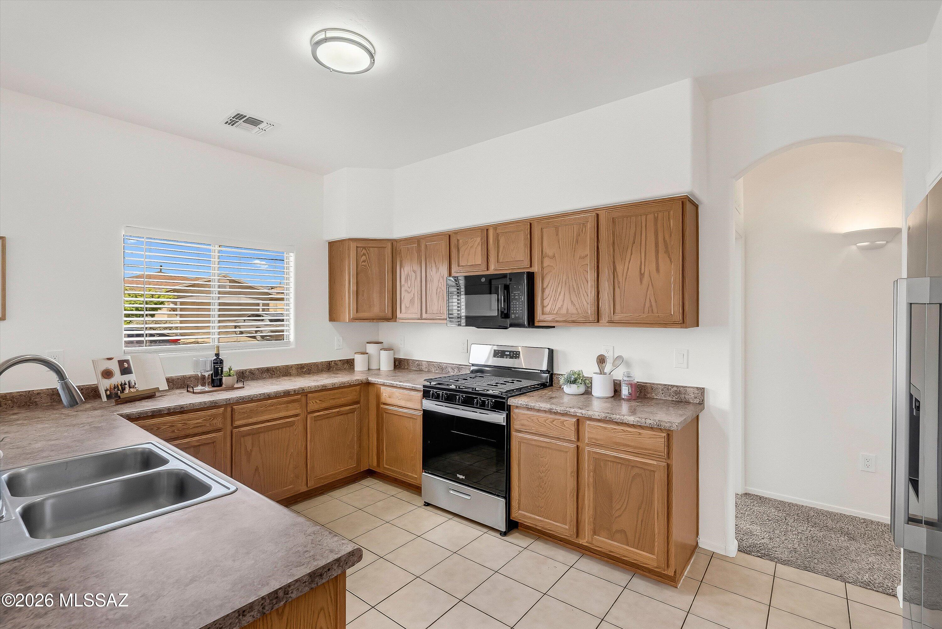 1917 W Calle Dos Rios