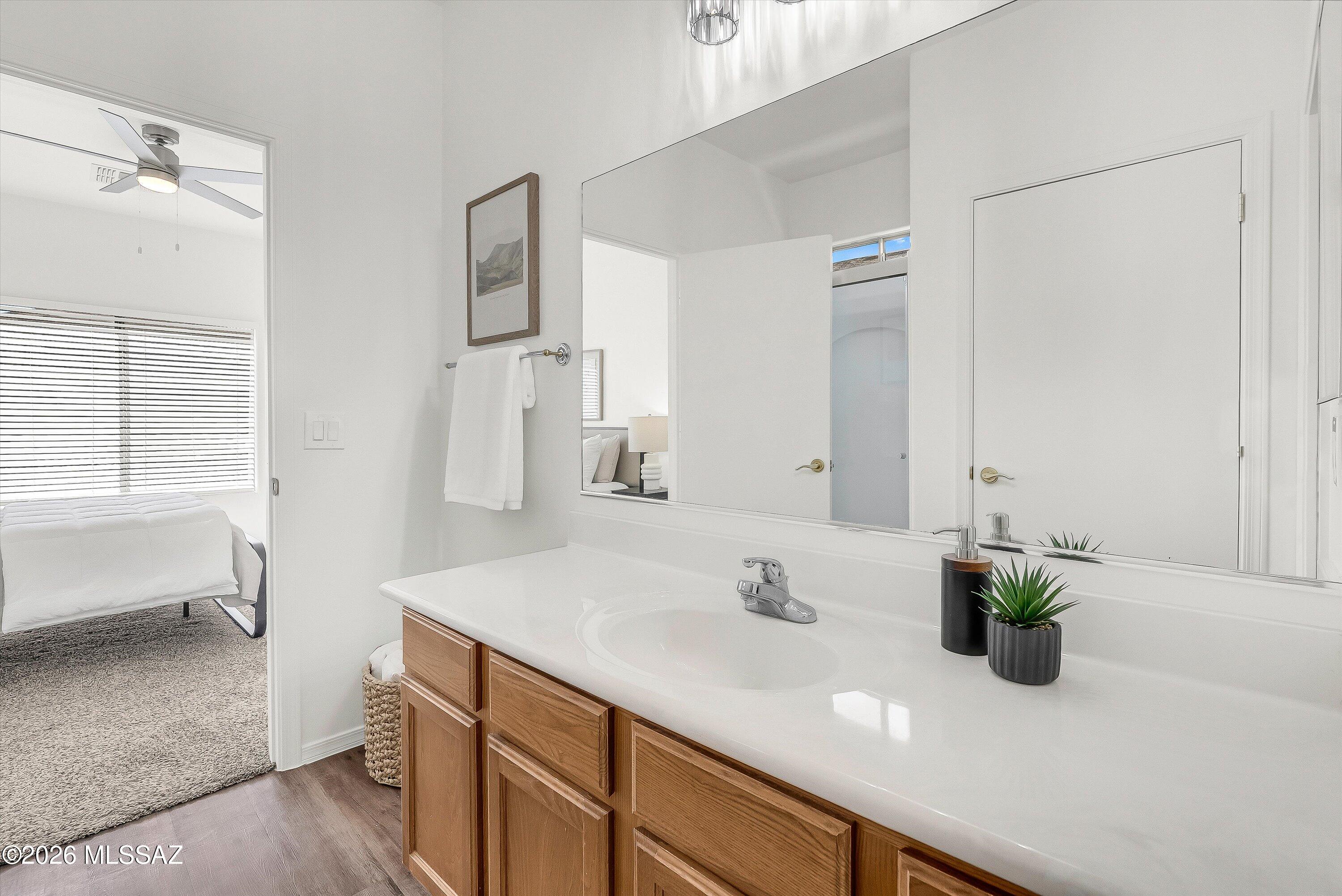 1917 W Calle Dos Rios