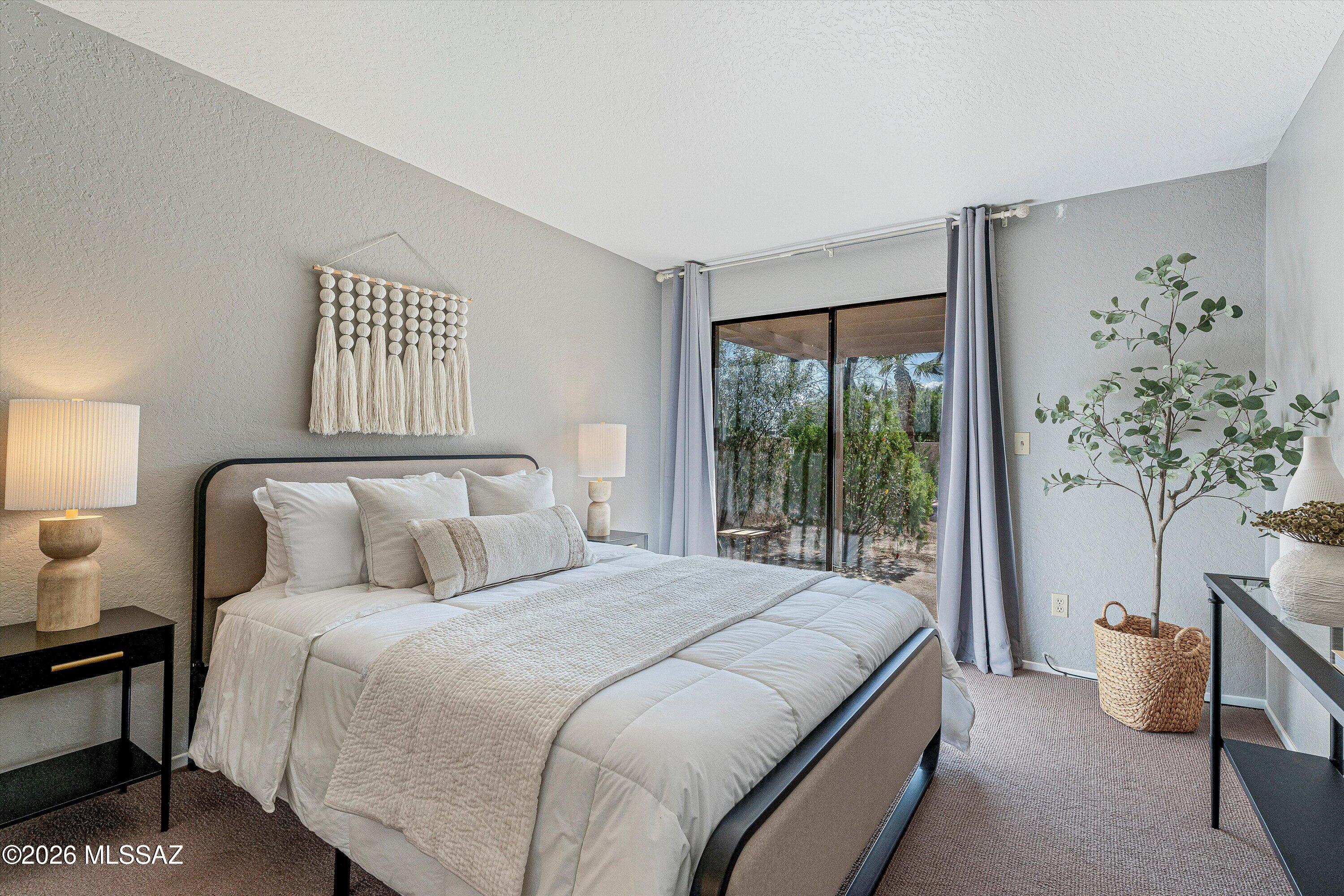3412 N Catalina Avenue