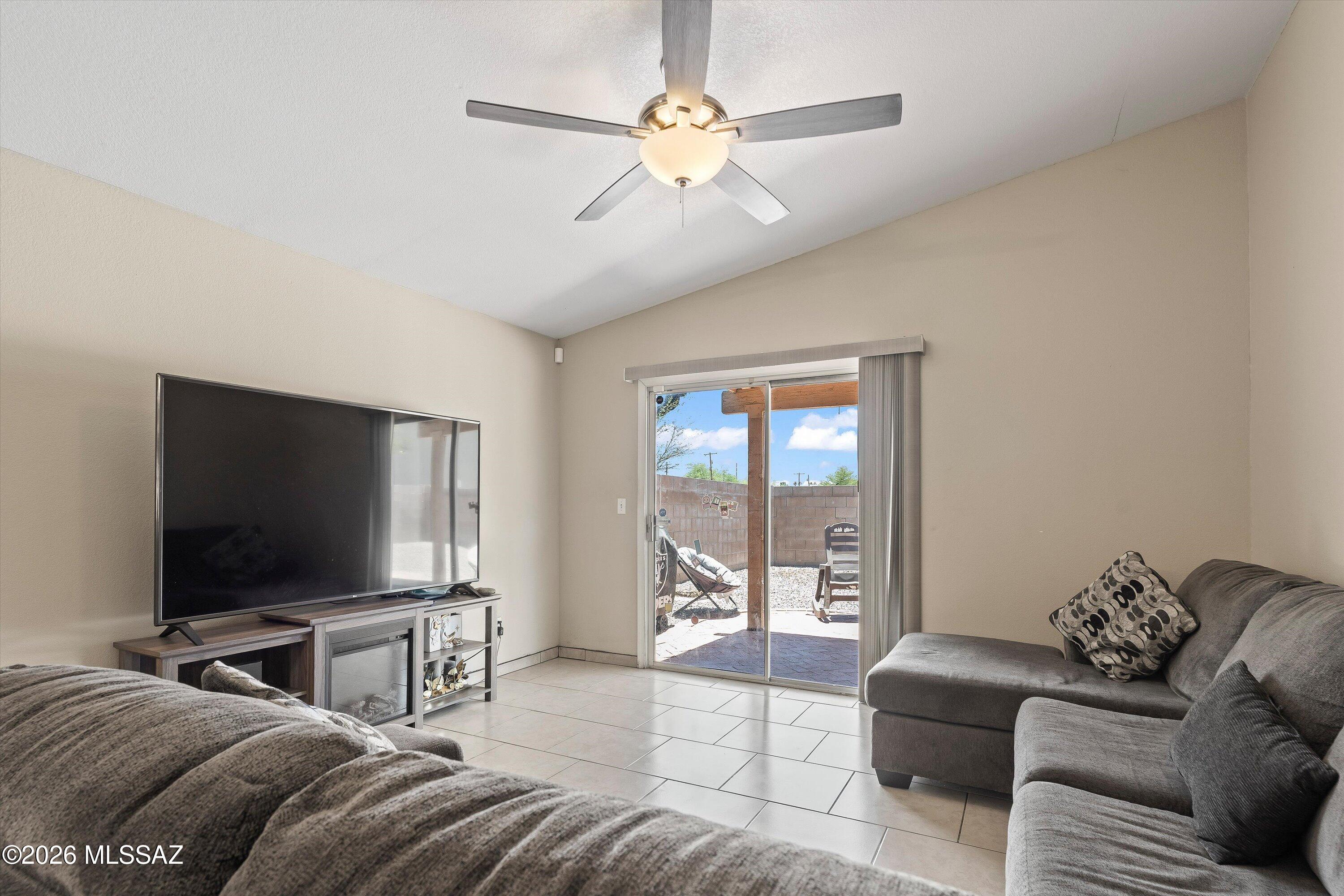 2129 W Splitwood Place