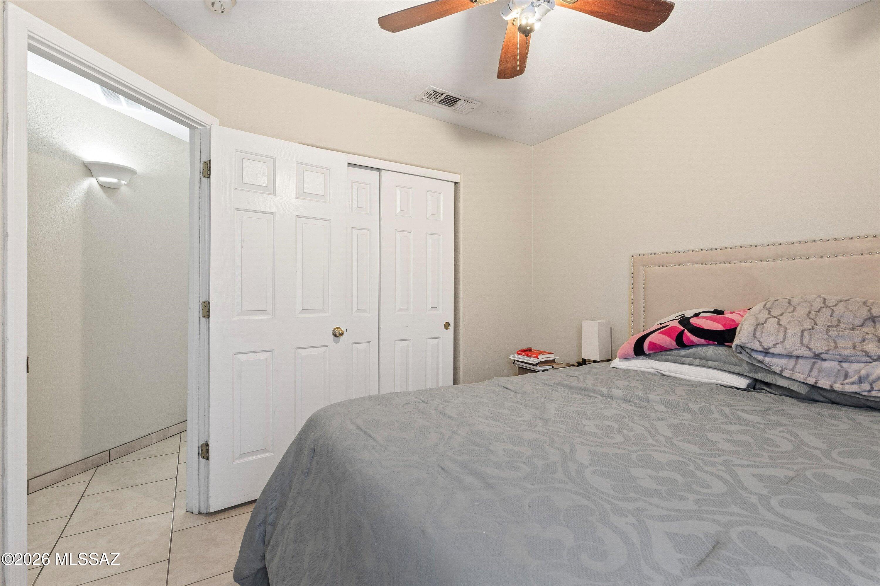 2129 W Splitwood Place