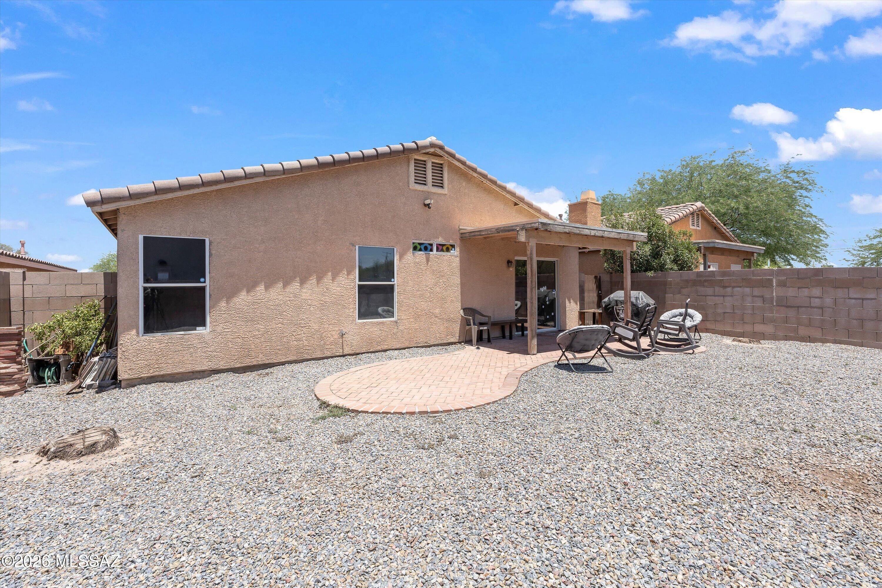 2129 W Splitwood Place