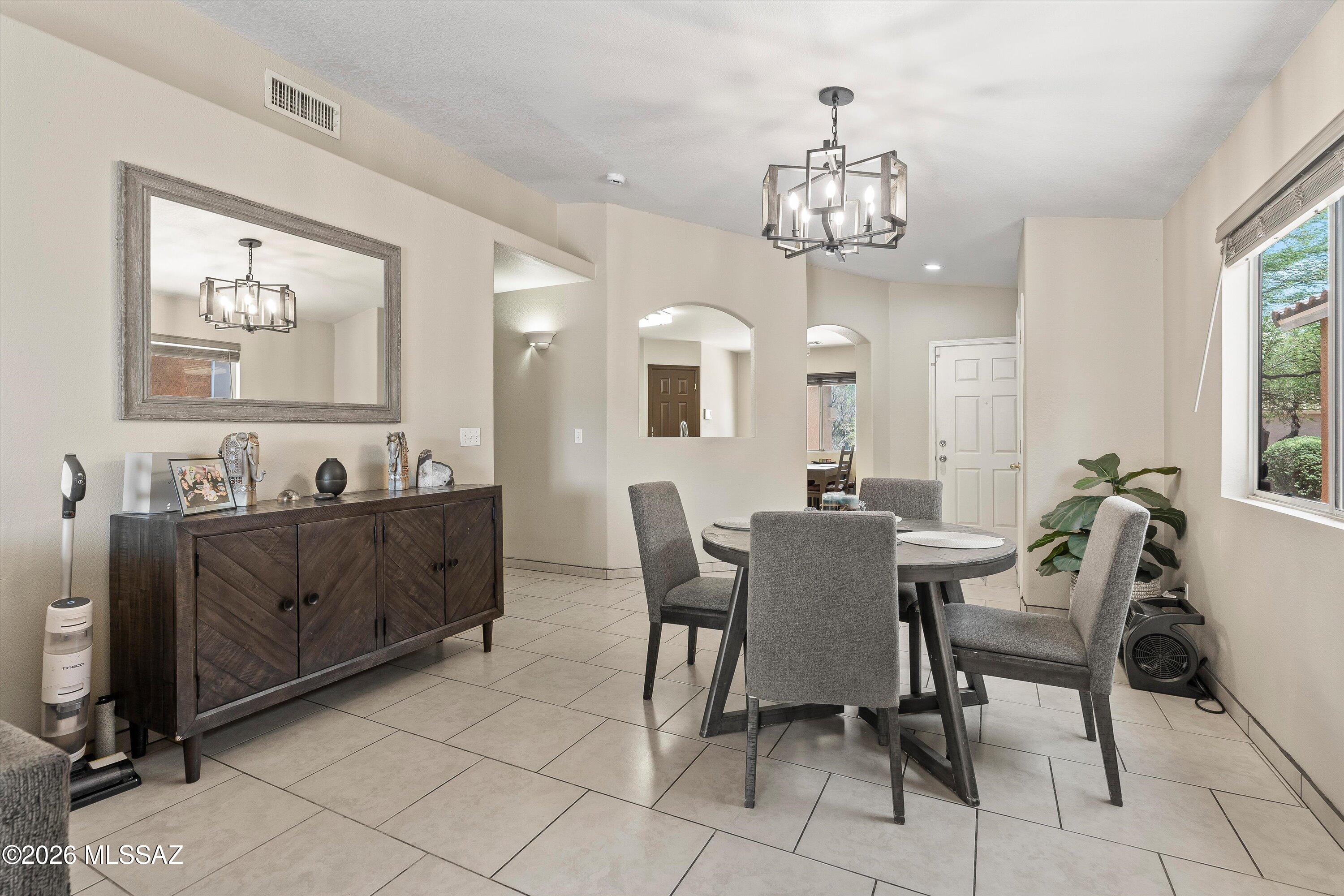 2129 W Splitwood Place