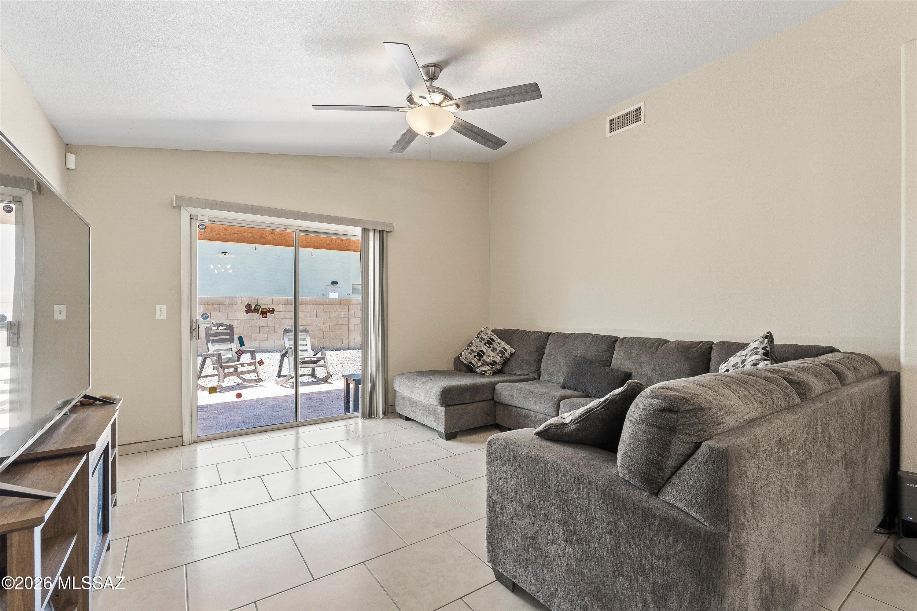 2129 W Splitwood Place