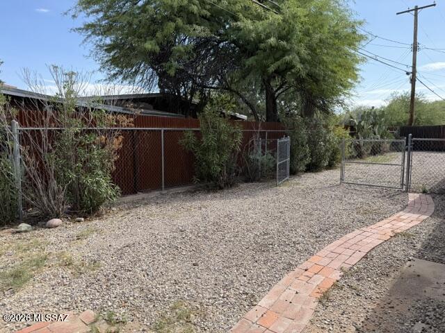 1431 E Adelaide Drive